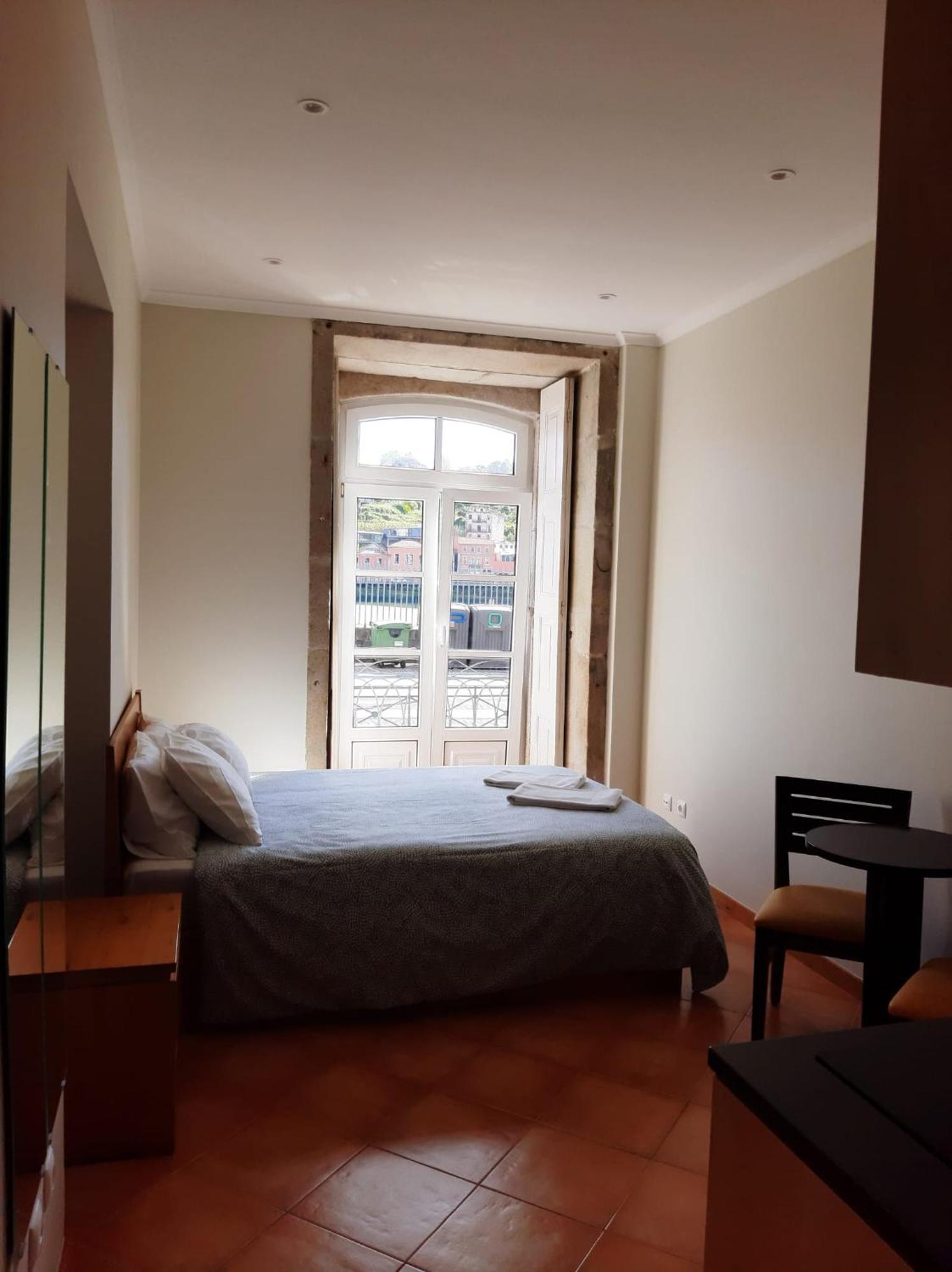 Happy & Hostel Porto