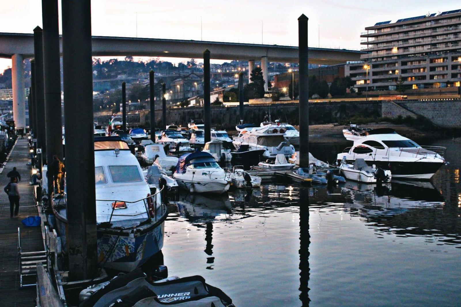 Sleepboat Luxlife Yatch *