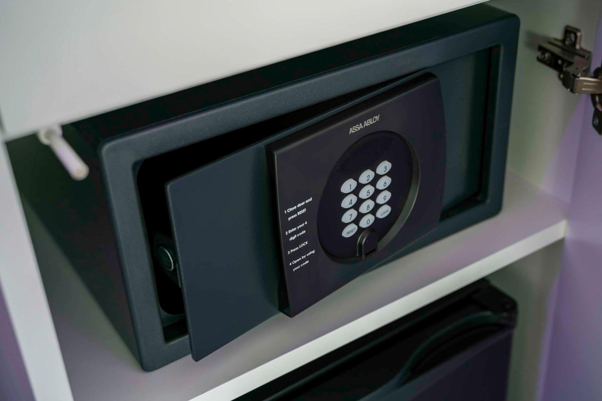 Yotel Hotel 4*