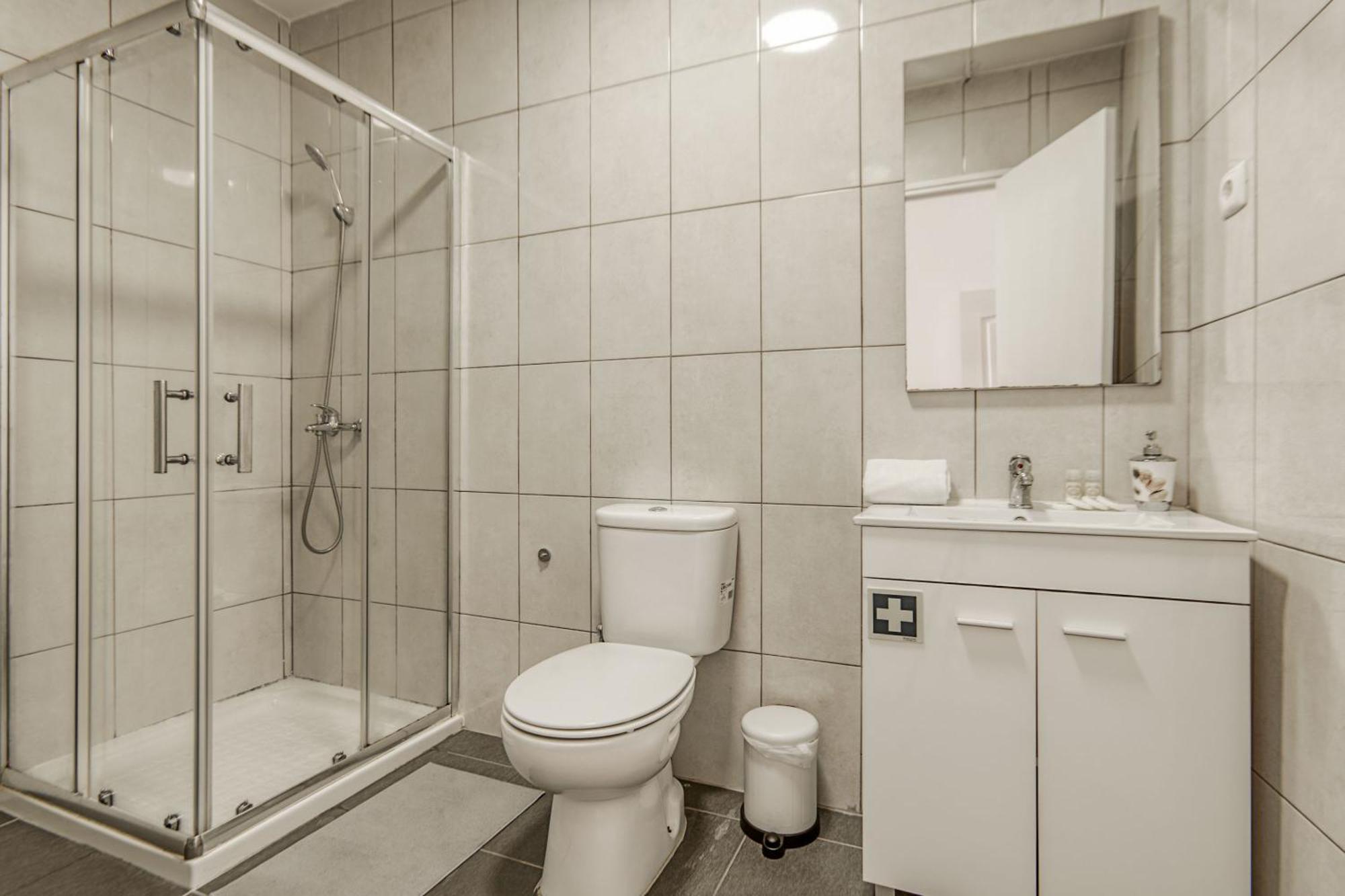 Travel & Live Aliados Apartment *