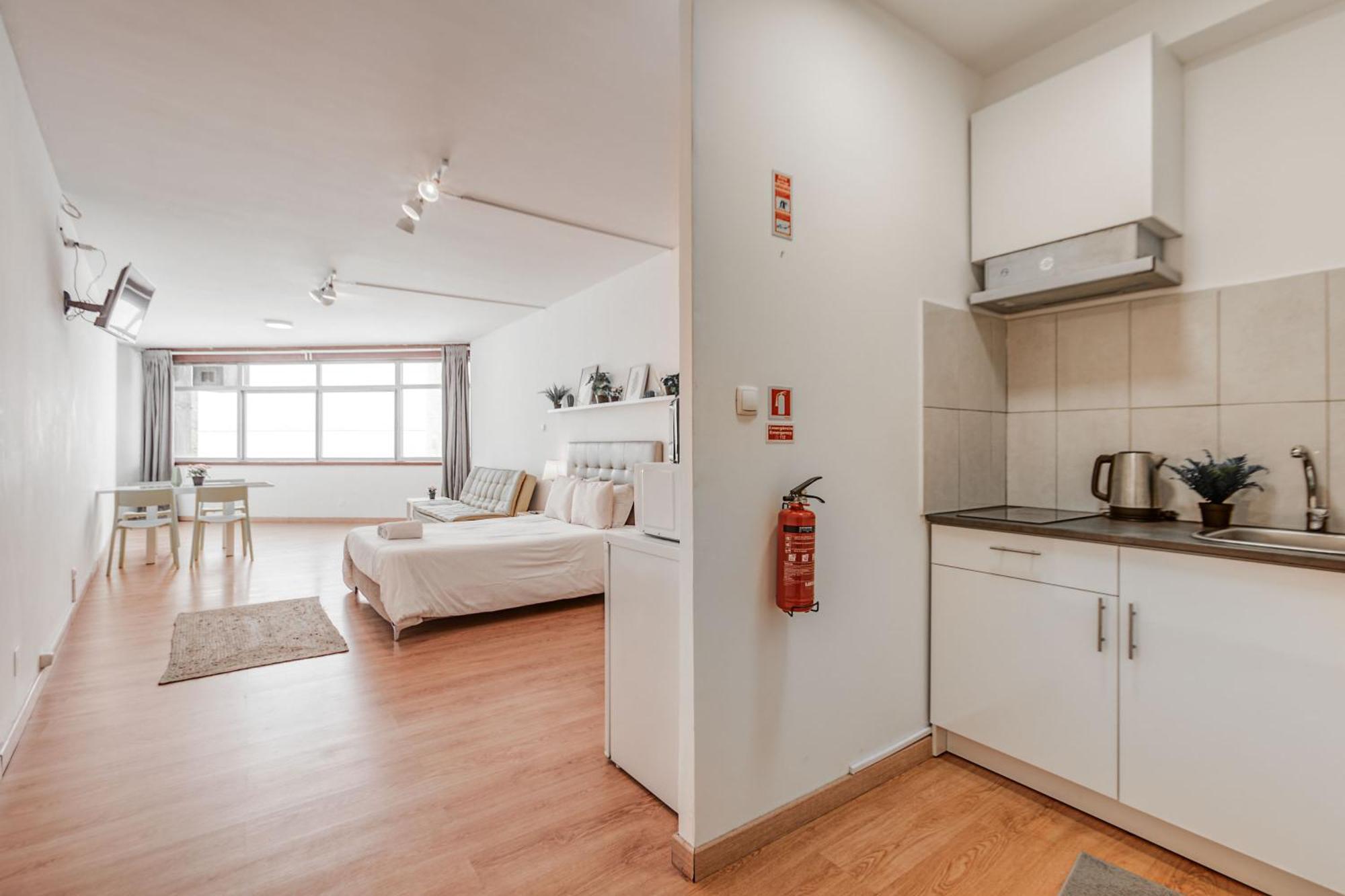 Travel & Live Aliados Porto
