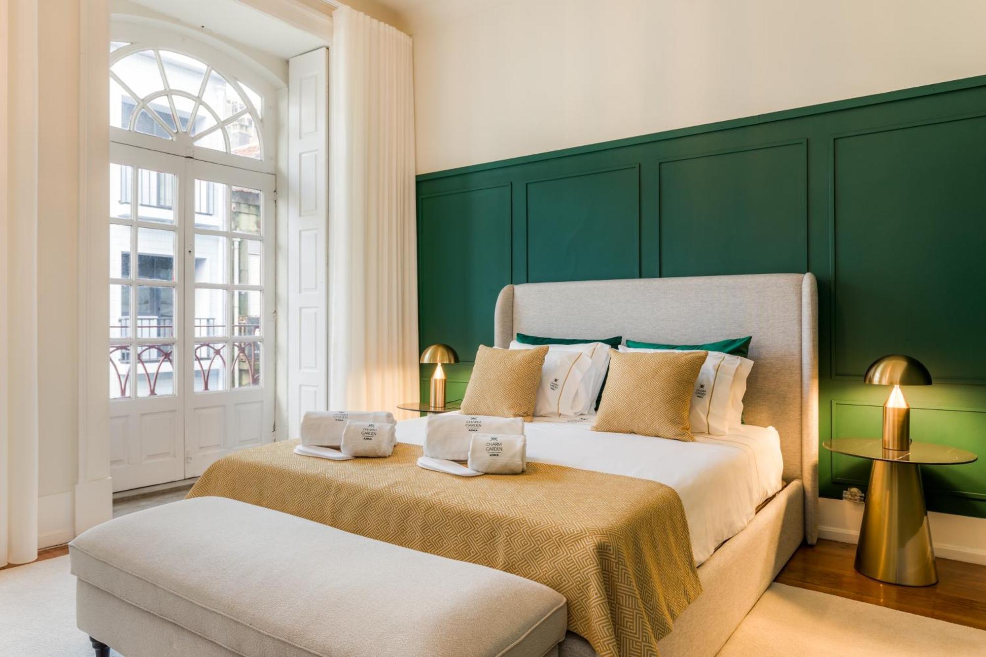 Guest house Almada Charm & *