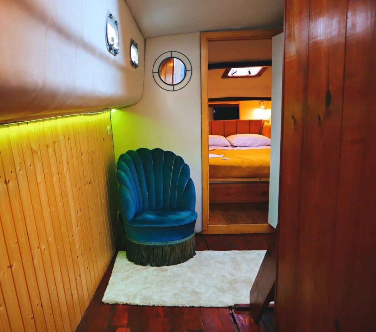 Sleepboat House Botel