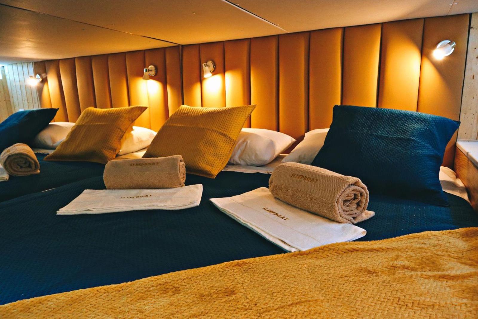 Sleepboat Luxlife Yatch Botel *