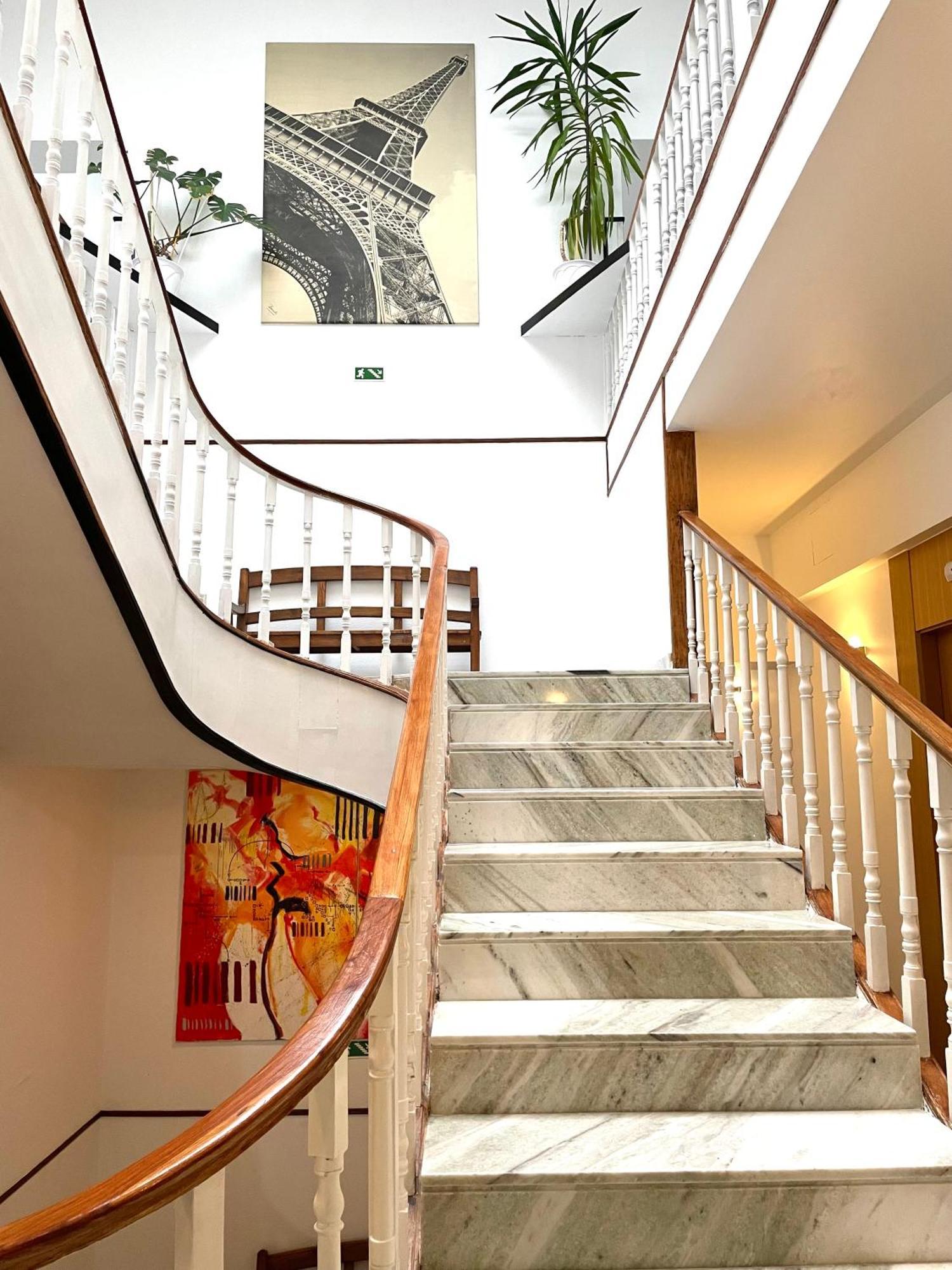 Universal Hotel 2*