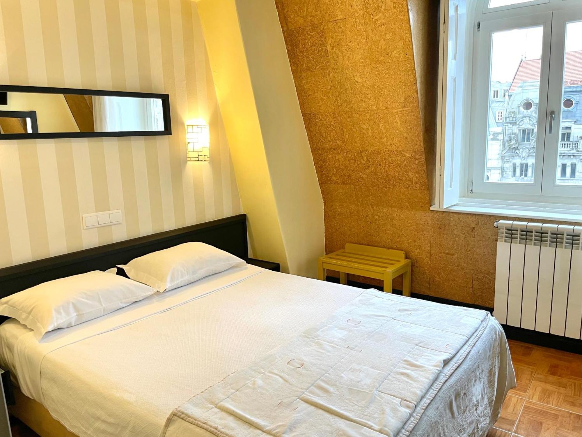 Universal Hotel 2*