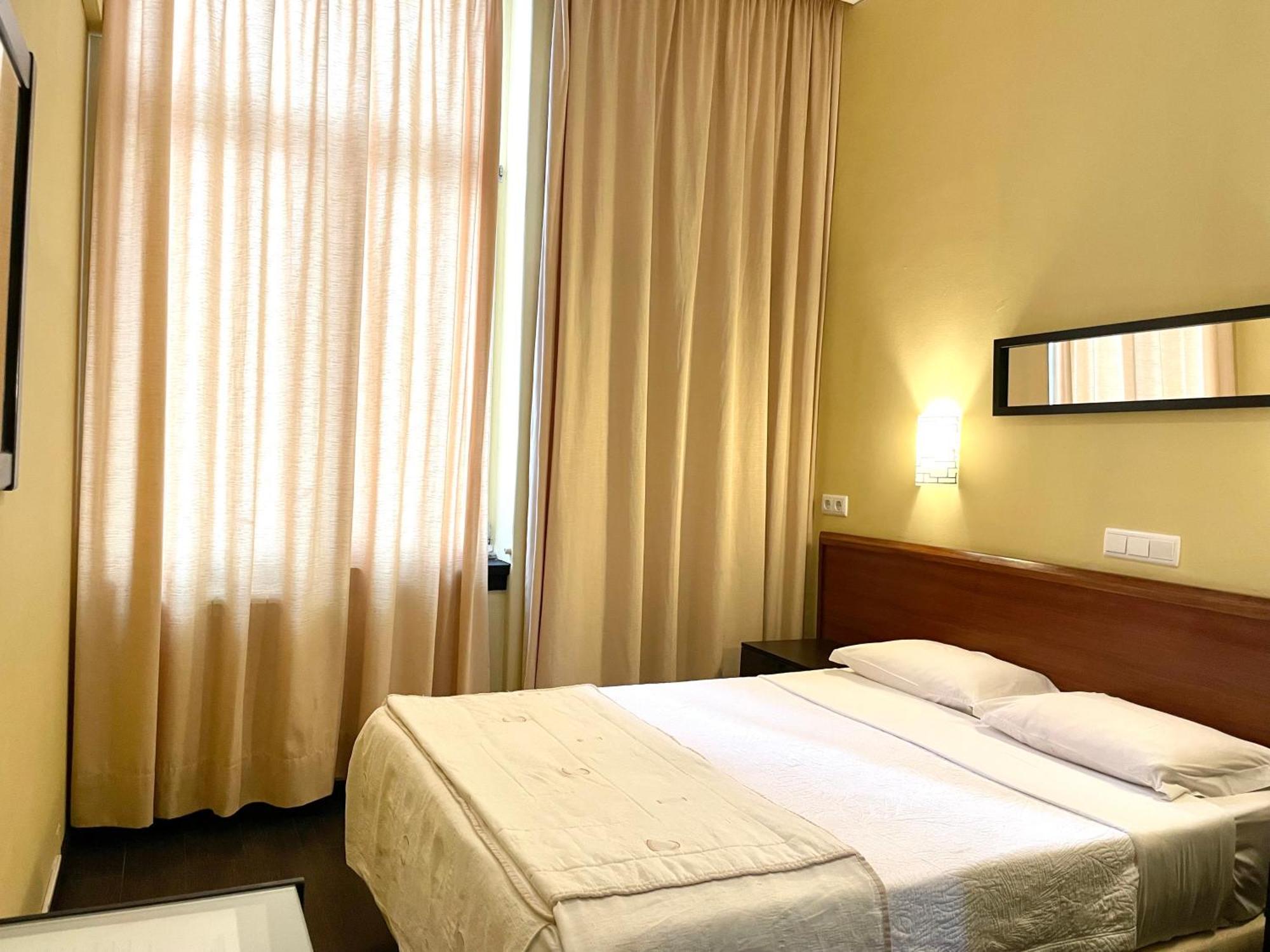 Hotel Universal 2*