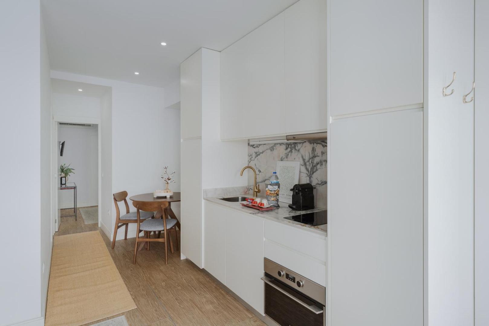Apartment Downtown Terrace Flat With Ac And Patio - Feel Like A Local