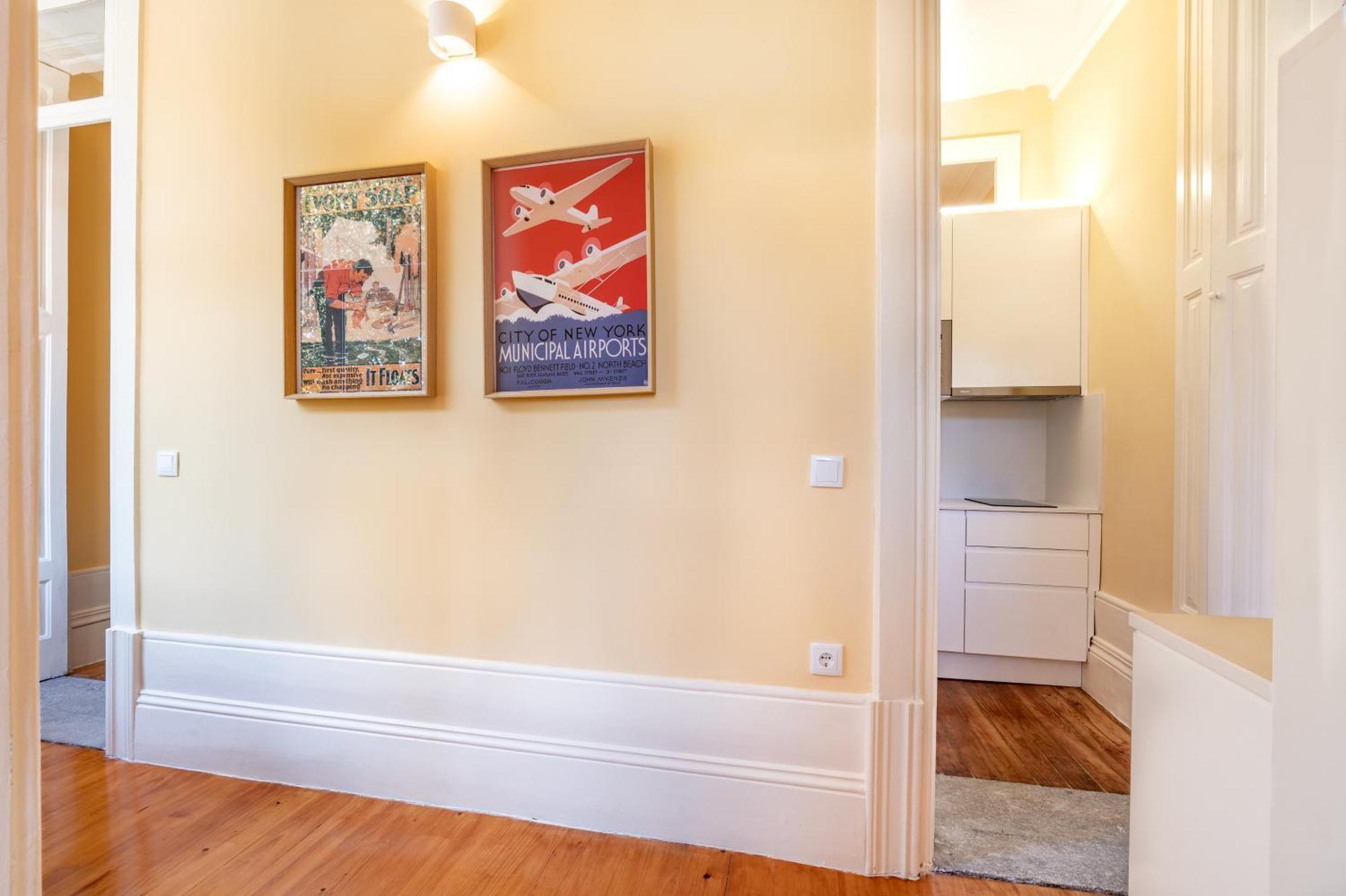 Downtown Grand Apartment