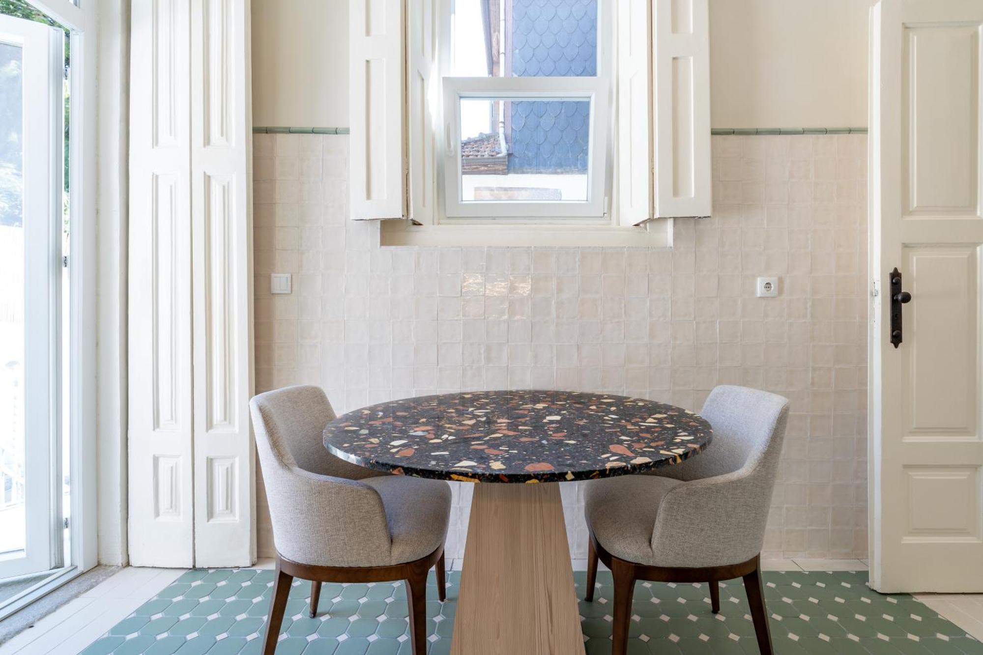 Downtown Grand Apartment *