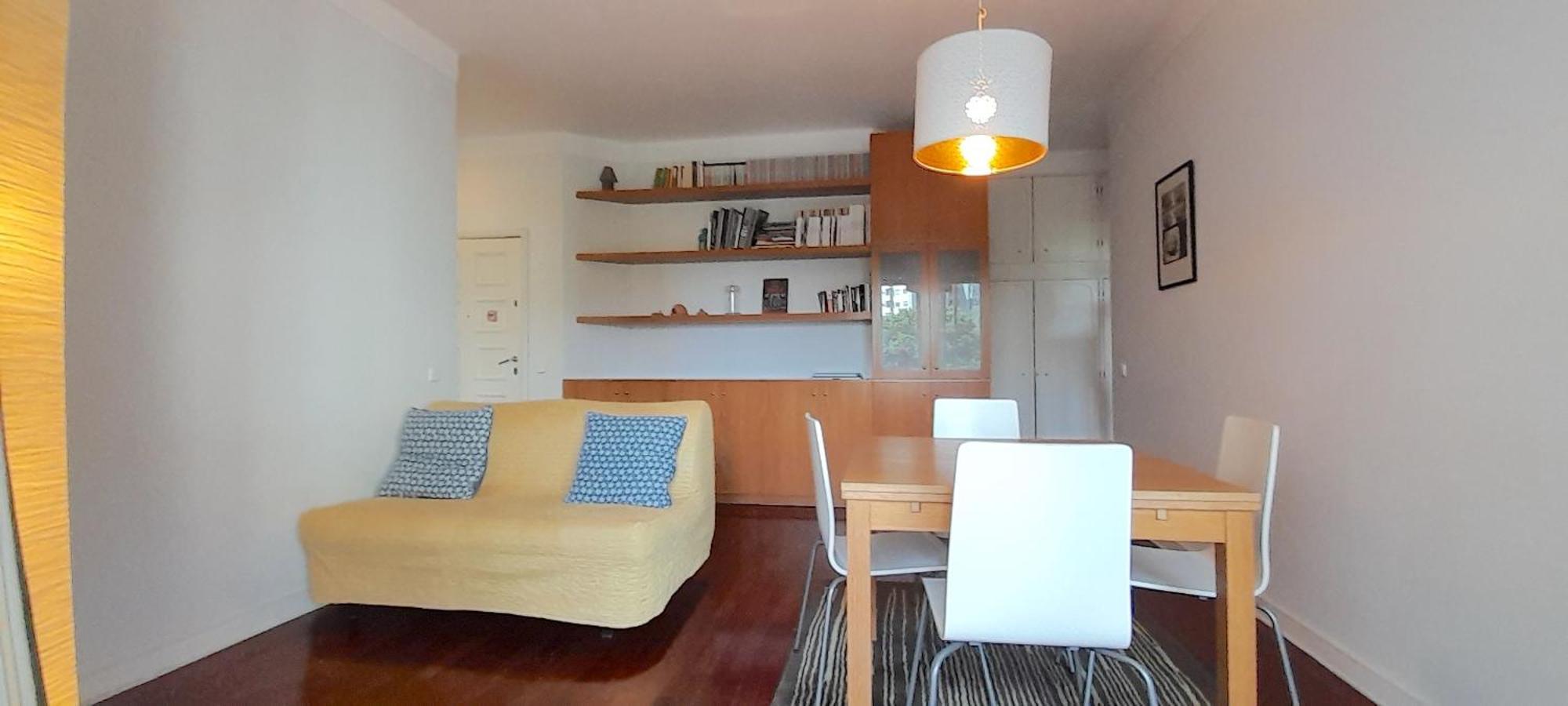 City Flat Near The Sea *