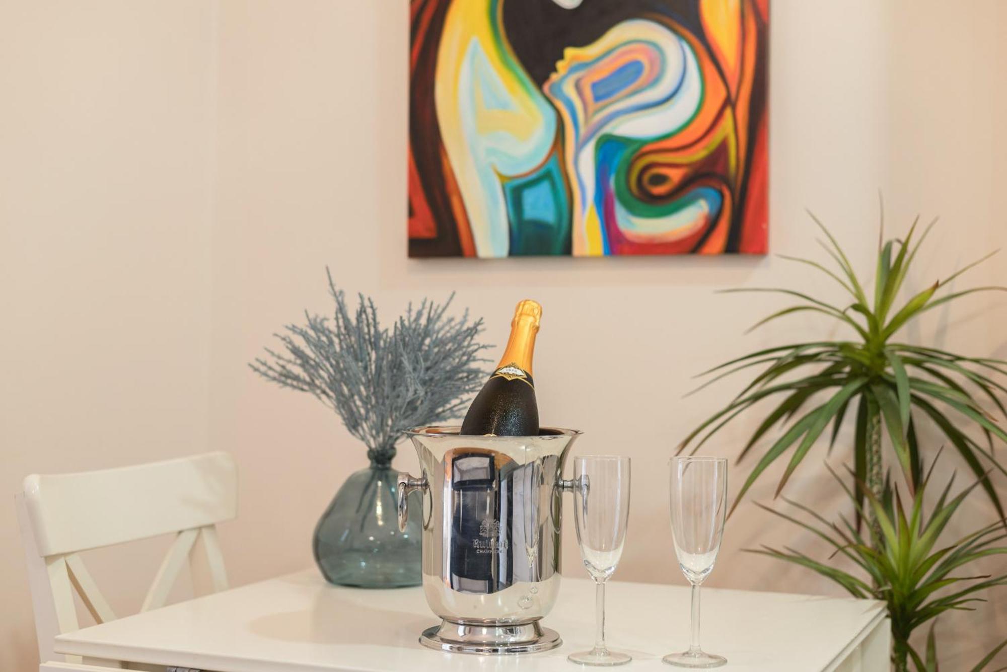 Apartamento Lovely Charm House Downtown Near Metro With Ac