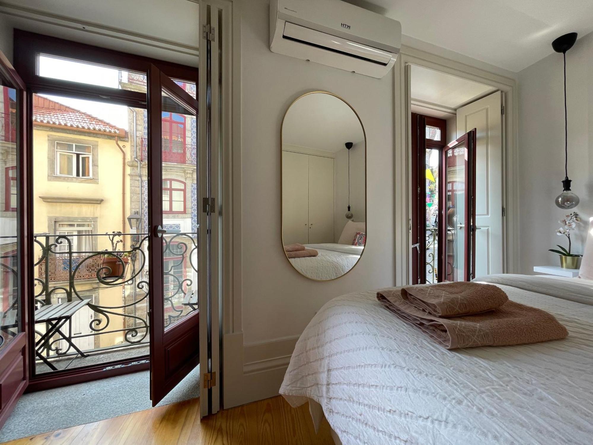 Historic Balcony Hideaway - Taipas House 60 Appartement *