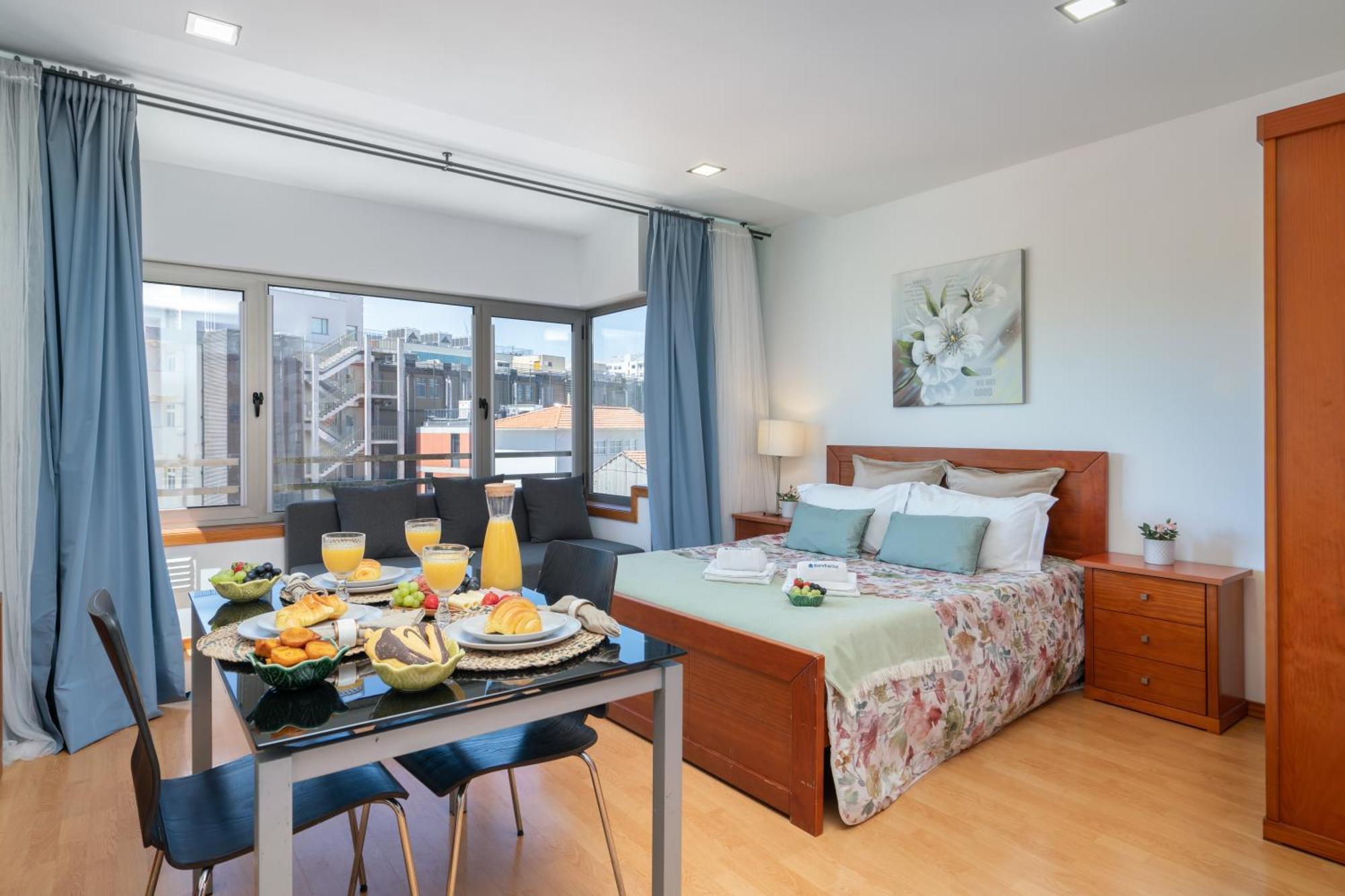 Host Wise - Bright Quiet Flats - Prime Location Apartment Porto