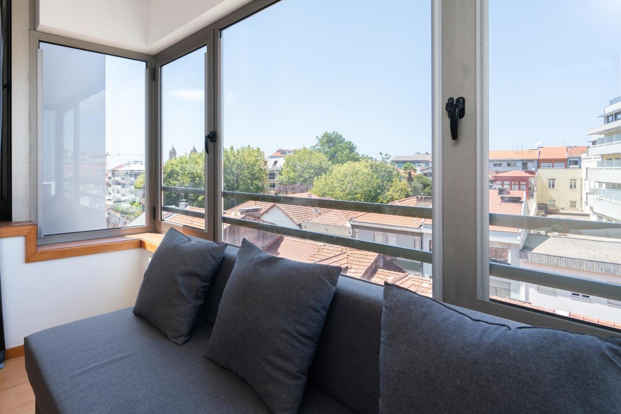 Host Wise - Bright Quiet Flats - Prime Location * Porto