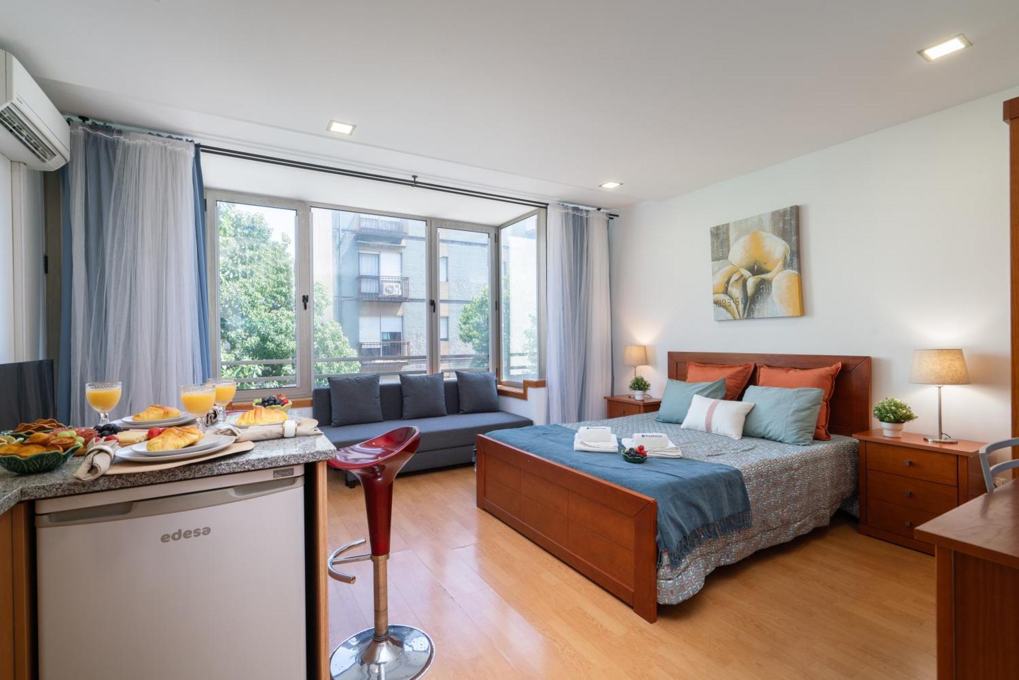 Host Wise - Bright Quiet Flats - Prime Location *