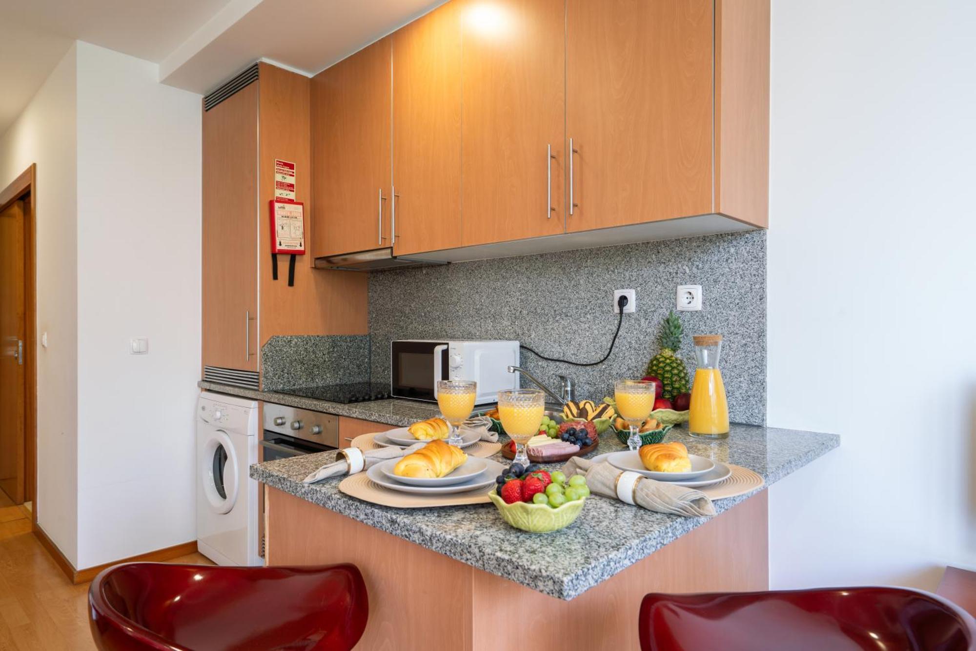 Apartment Host Wise - Bright Quiet Flats - Prime Location *