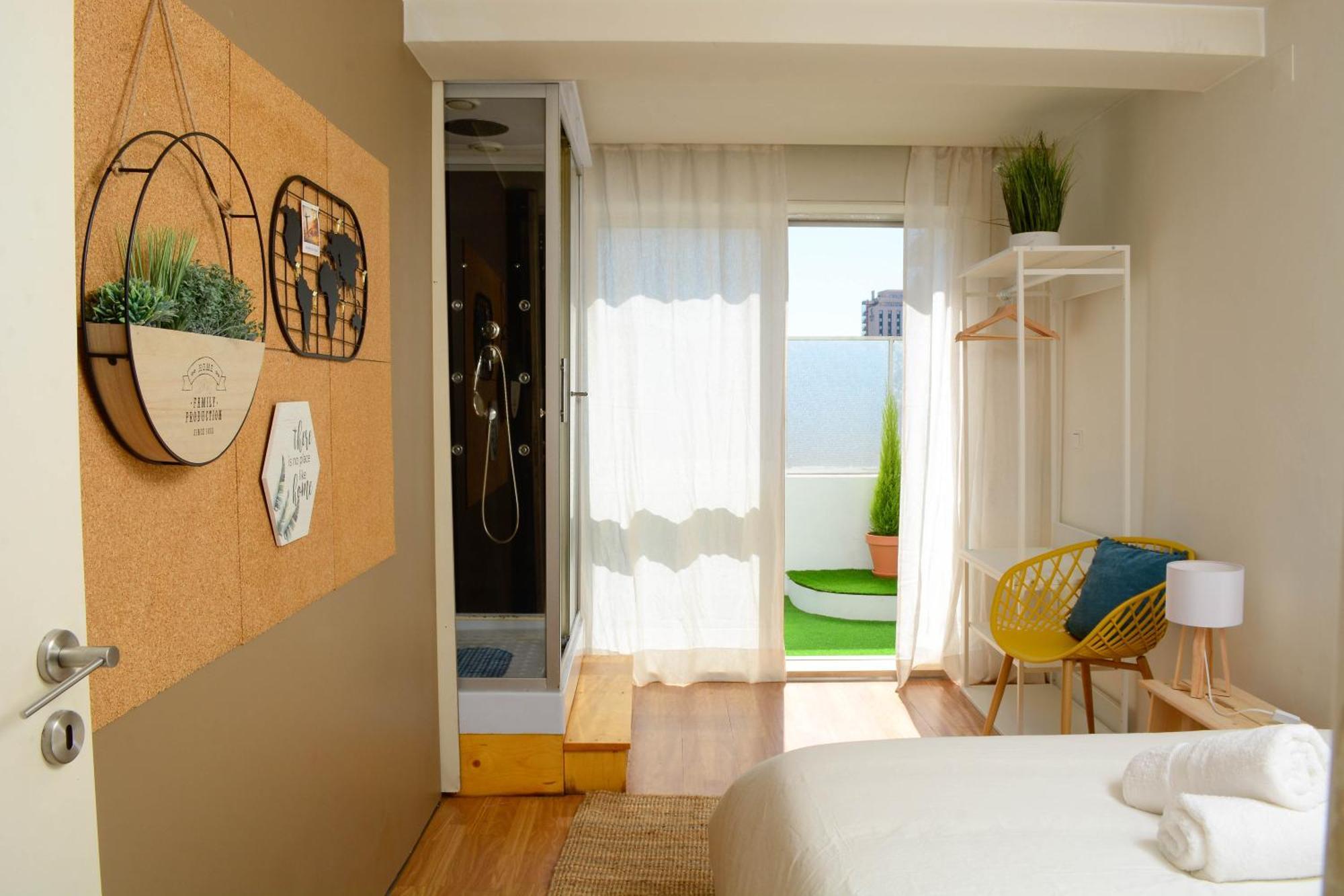 Travel & Live Alegria Porto