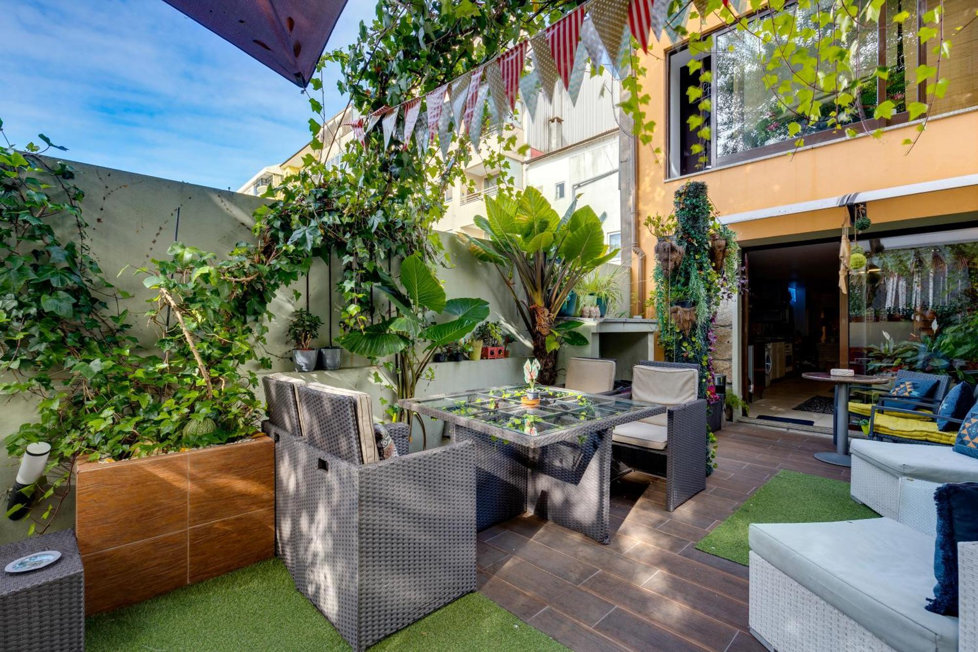Garden In Town *