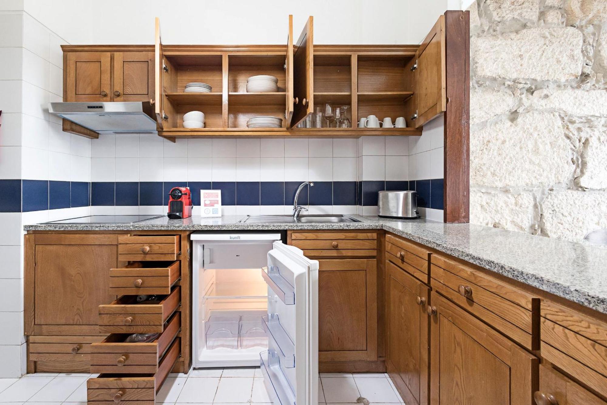 Wine Apartment *