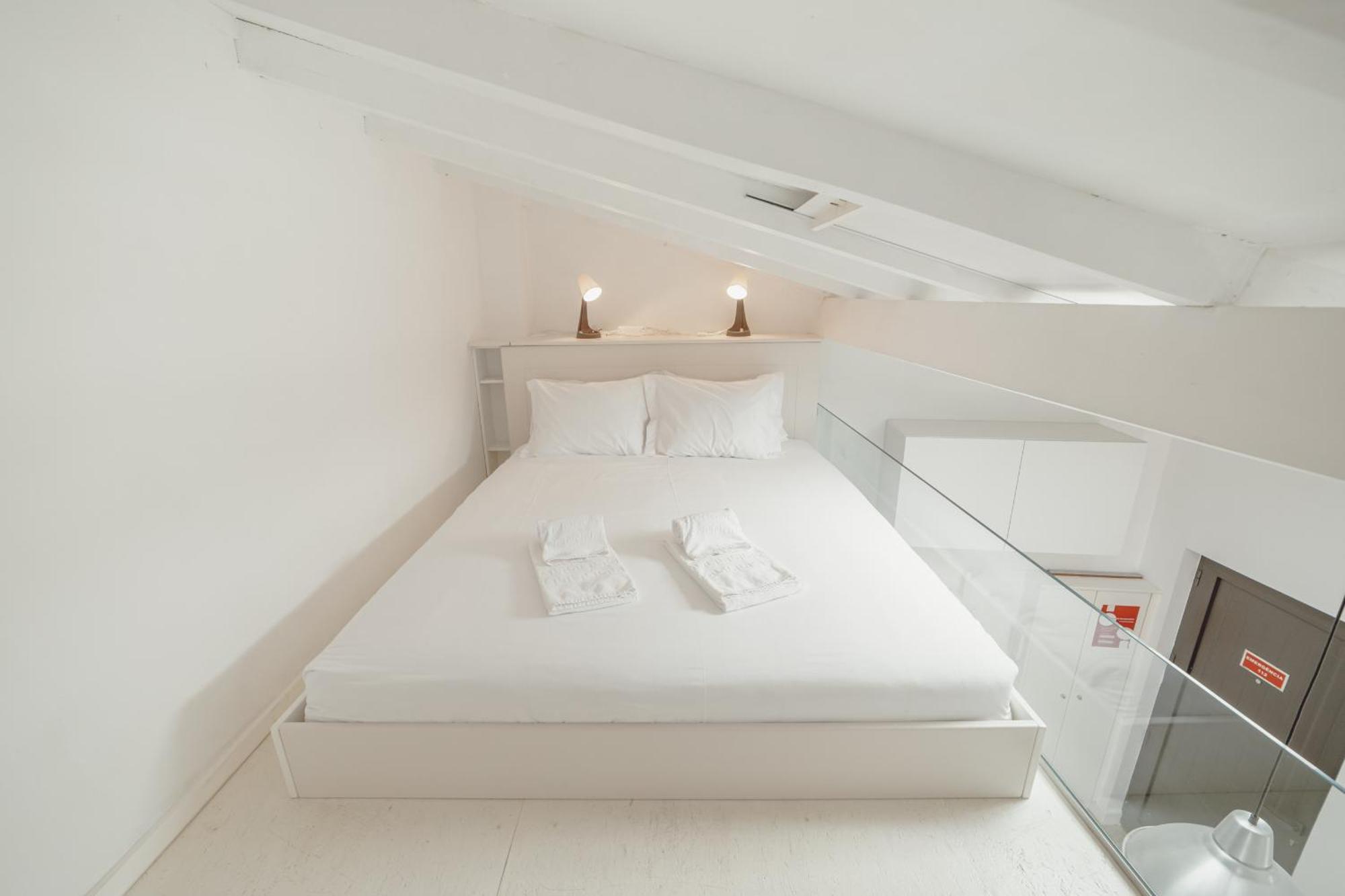 Mezzanine Stylish By Vacationy * Porto