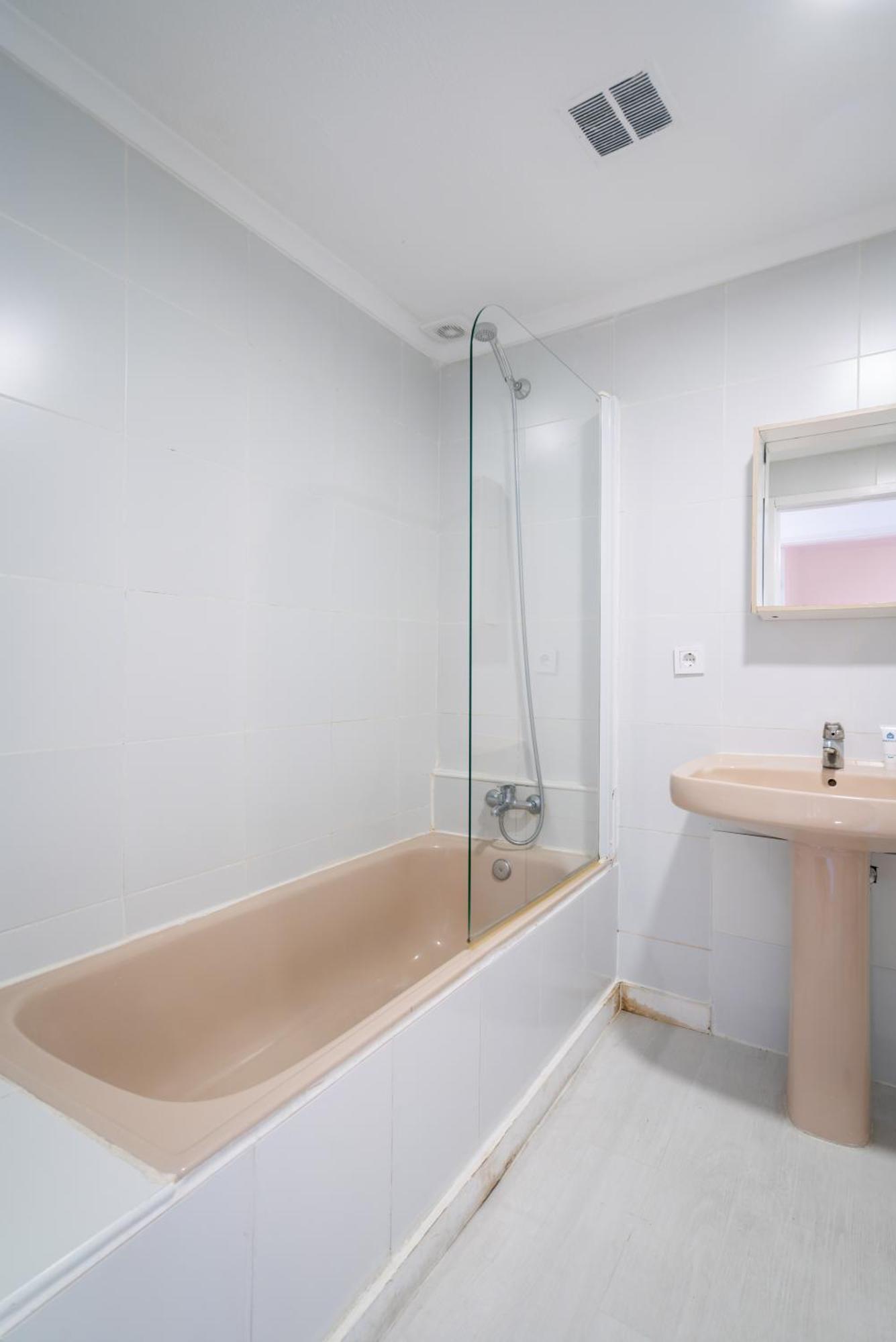 Host Wise - Large Flat W Terrace - Ace Location At Aliados Apartment Porto