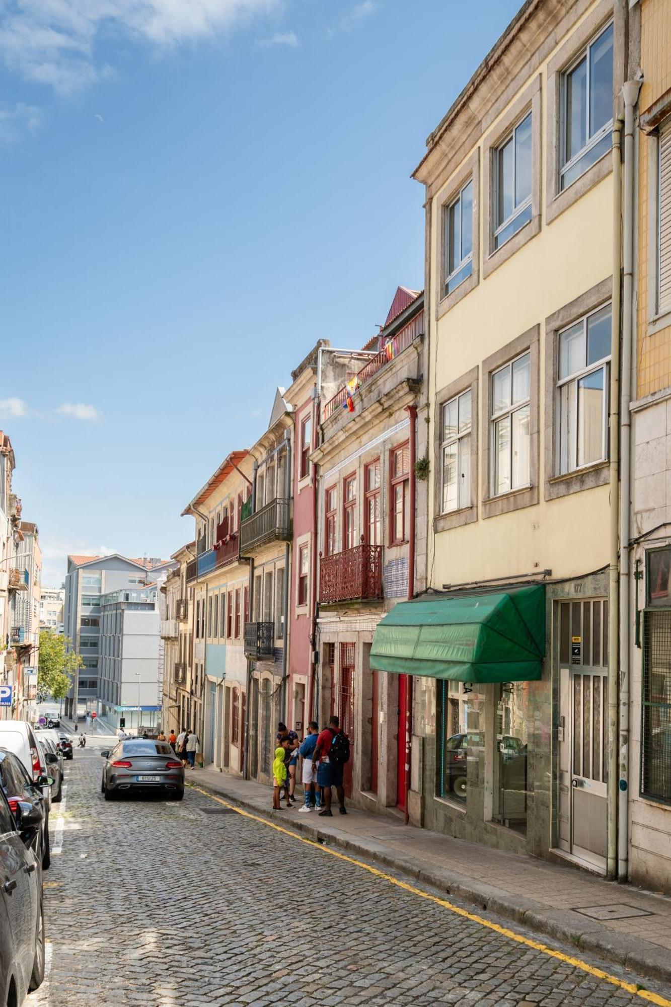 Host Wise - Large Flat W Terrace - Ace Location At Aliados Porto