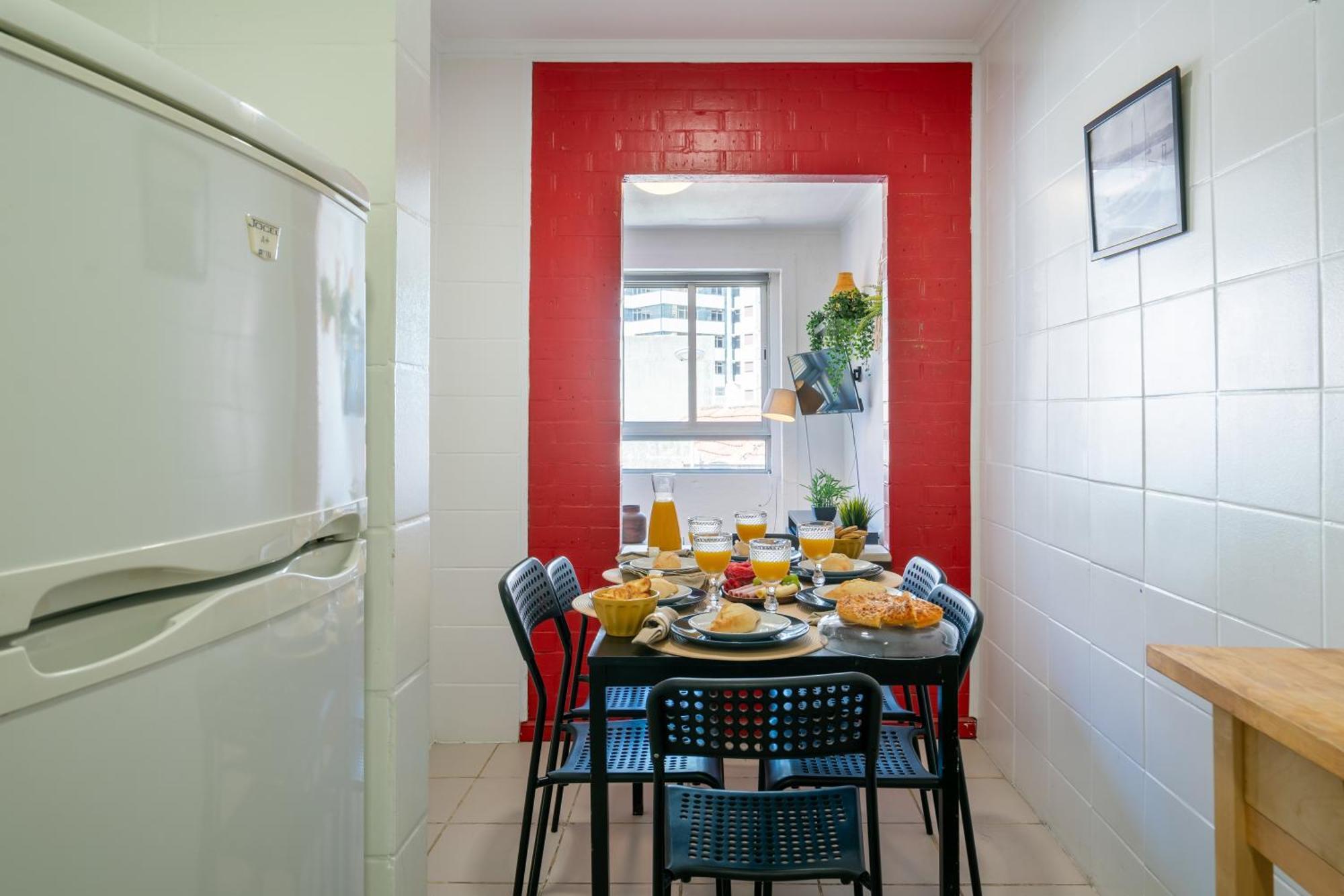 Host Wise - Large Flat W Terrace - Ace Location At Aliados Porto