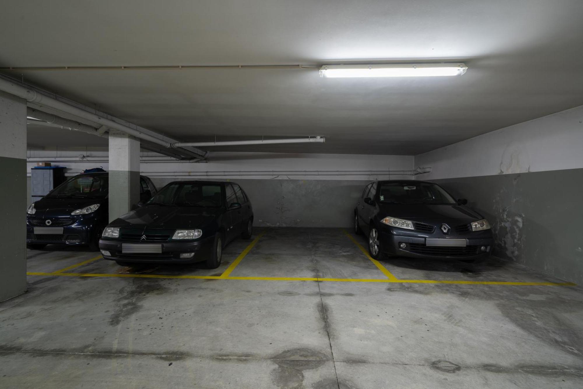 Host Wise - Bright Fresh Flat With Garage - Marques *