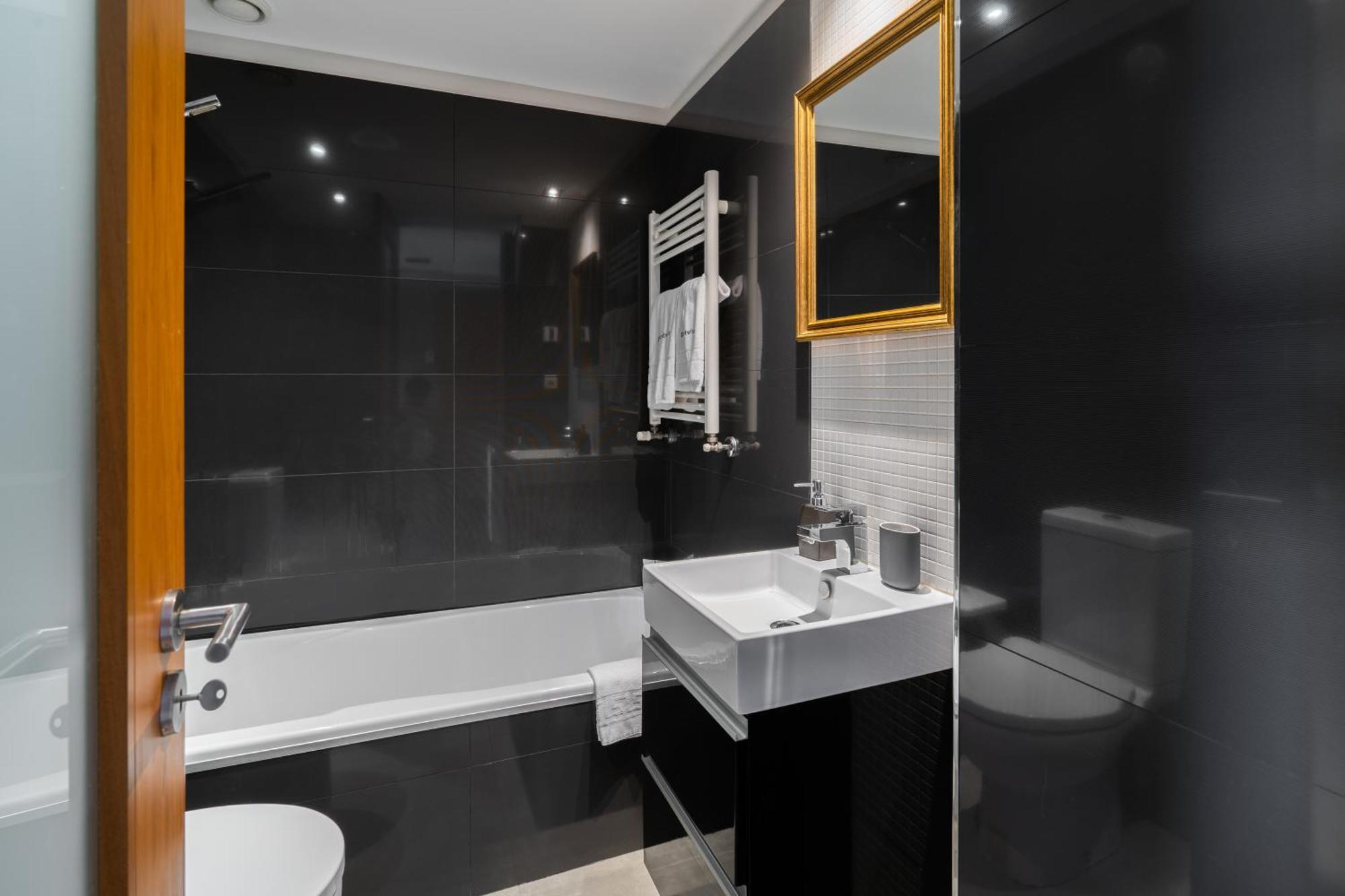Host Wise - Bright Fresh Flat With Garage - Marques * Porto