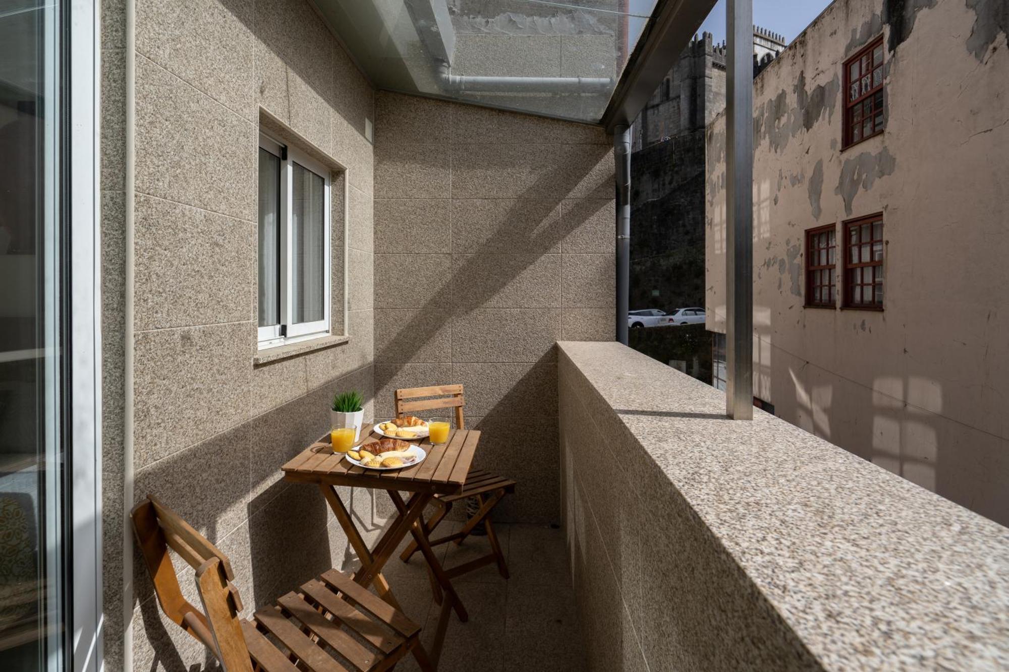 Host Wise - Spacious Noble Ace Location Apartment *