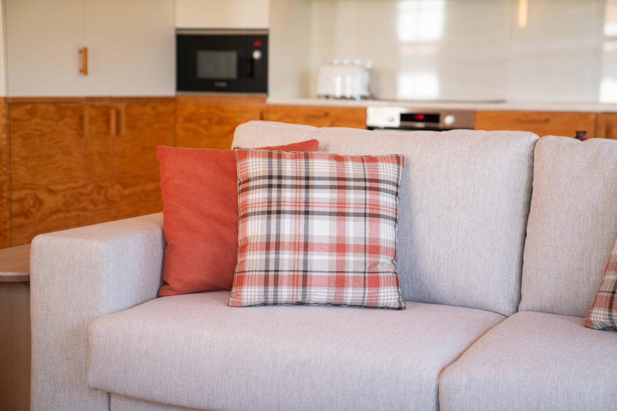 Joivy Elegant Apt Near Beach & City Centre Apartment
