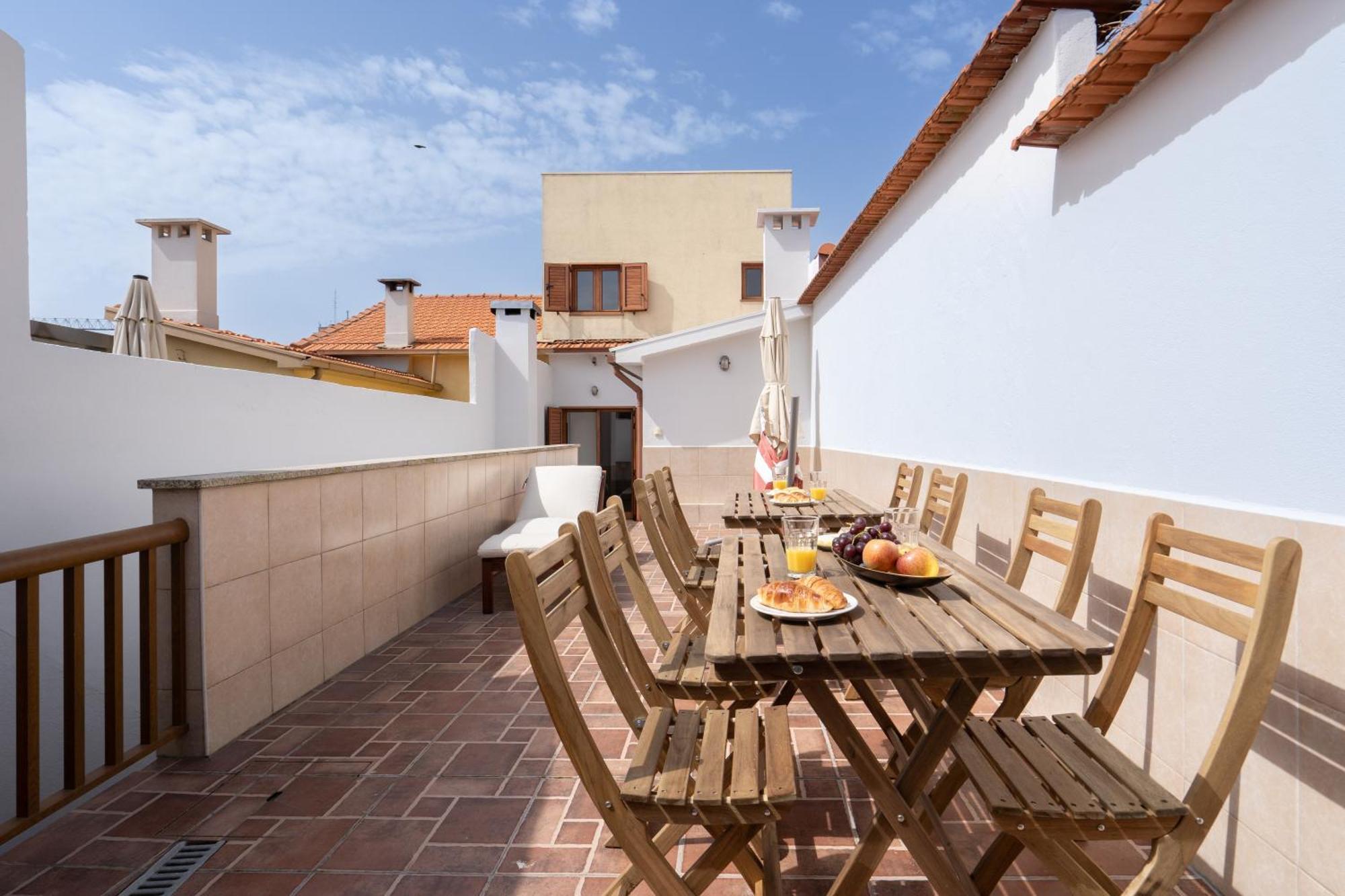 Spacious Duplex House - Jacuzzi & Terrace *