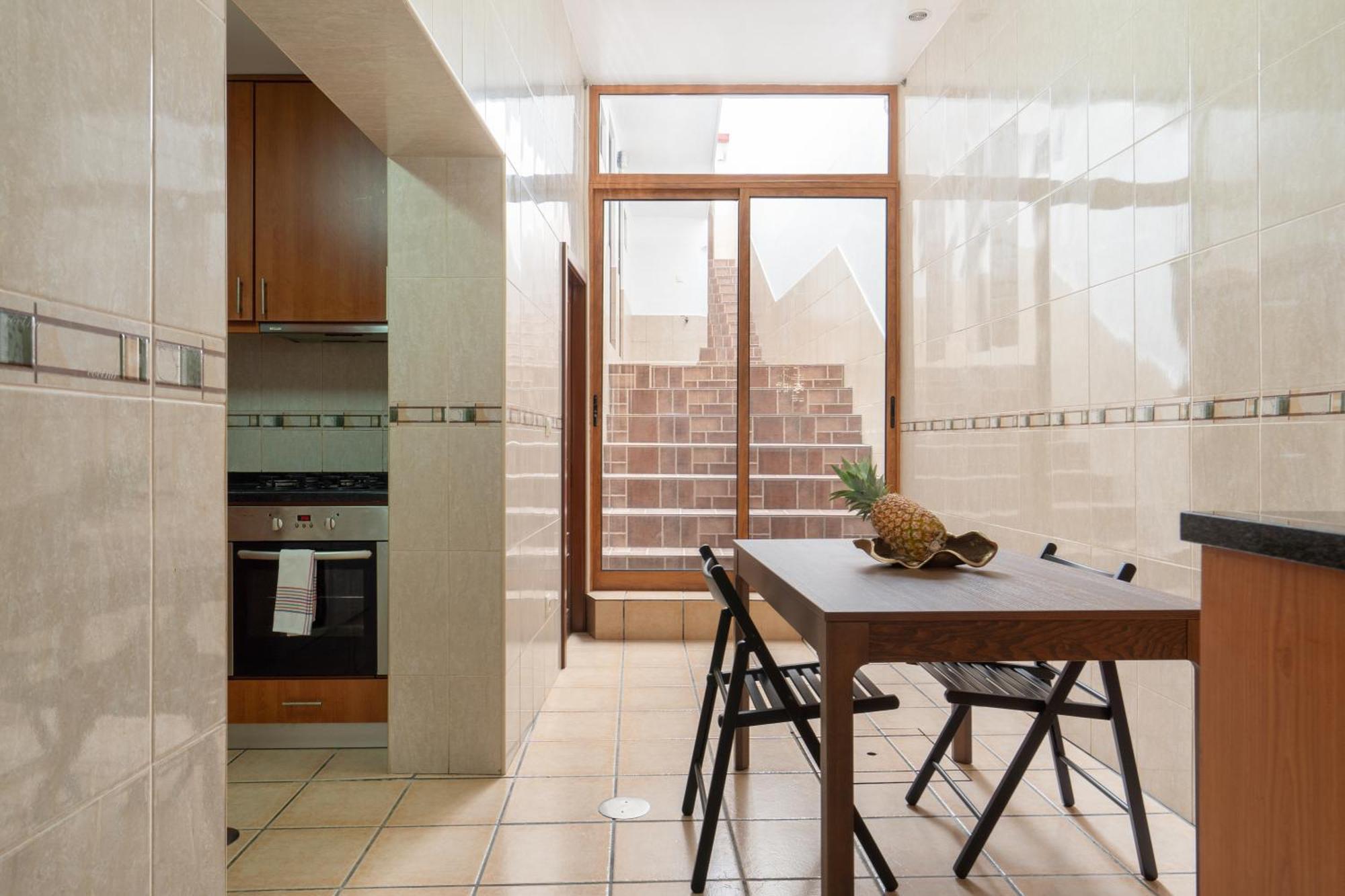 Spacious Duplex House - Jacuzzi & Terrace Holiday home