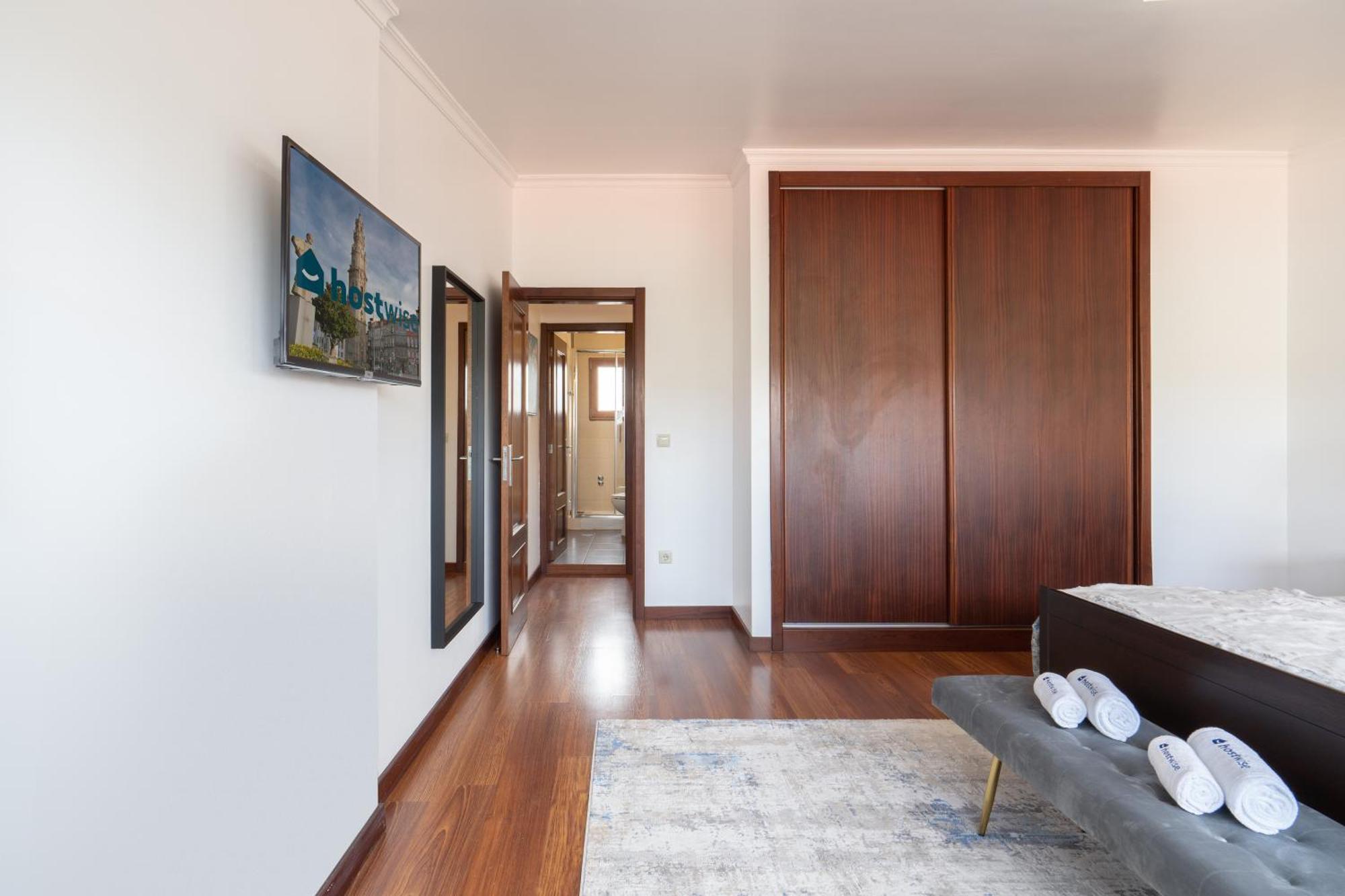 Spacious Duplex House - Jacuzzi & Terrace