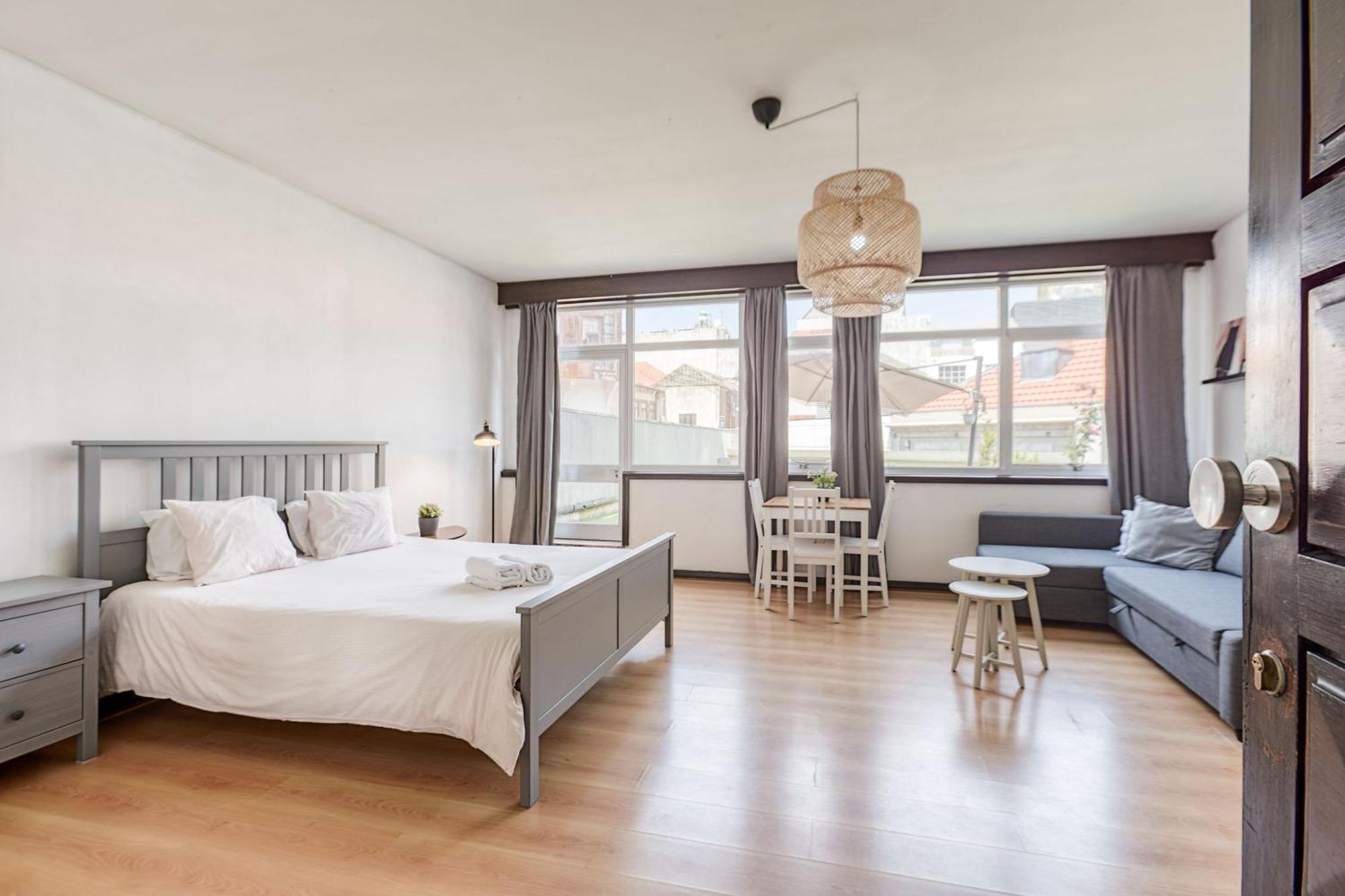 Travel & Live Aliados Apartment Porto