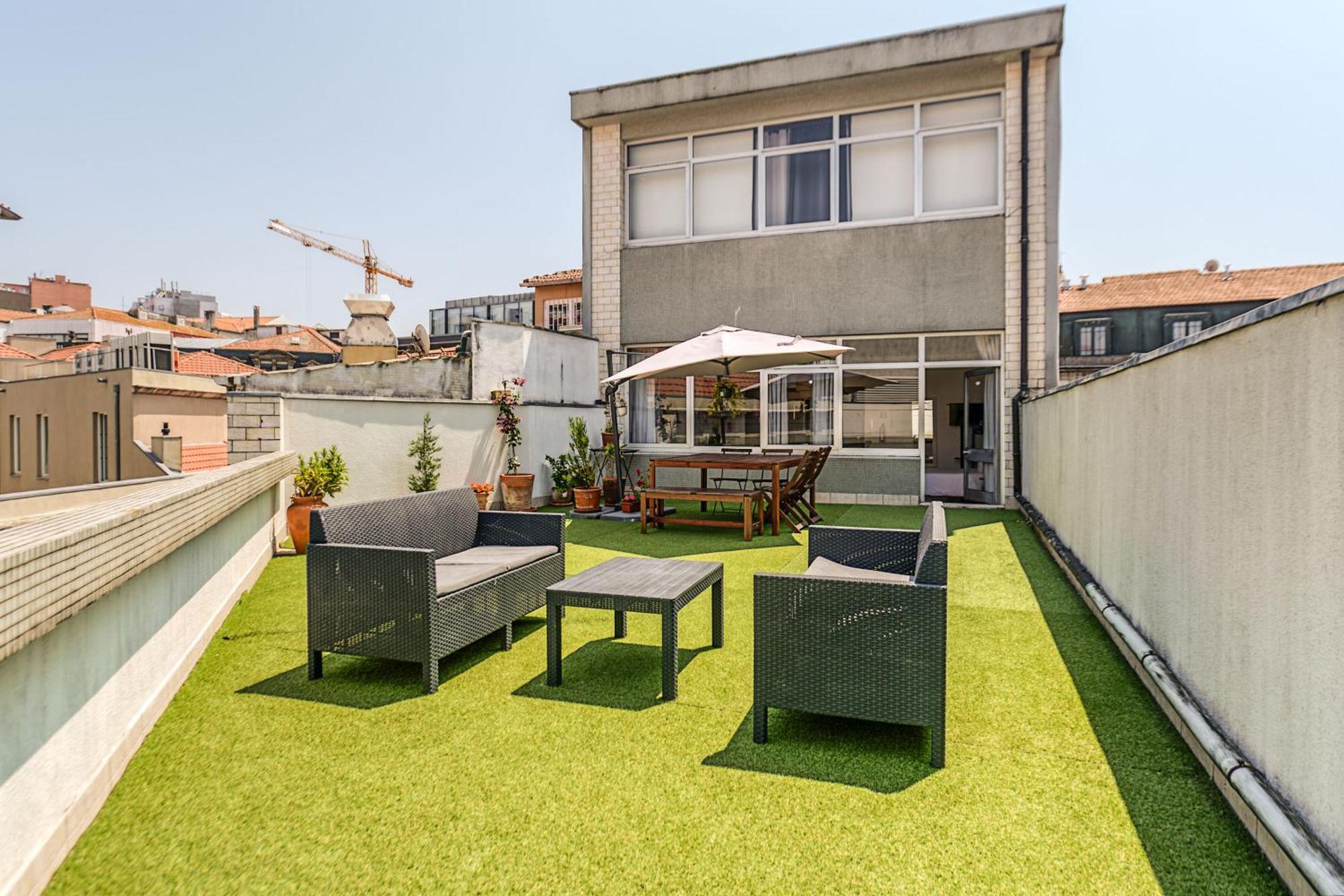 Travel & Live Aliados * Porto