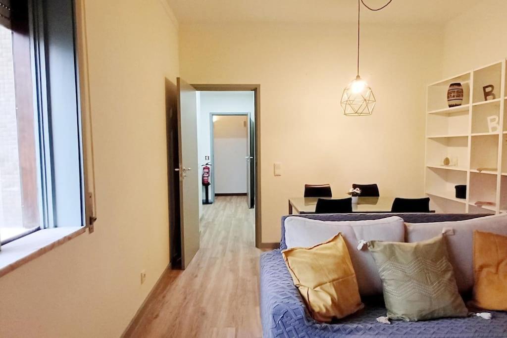 Lovling And Friendly With Terrace Apartment Porto