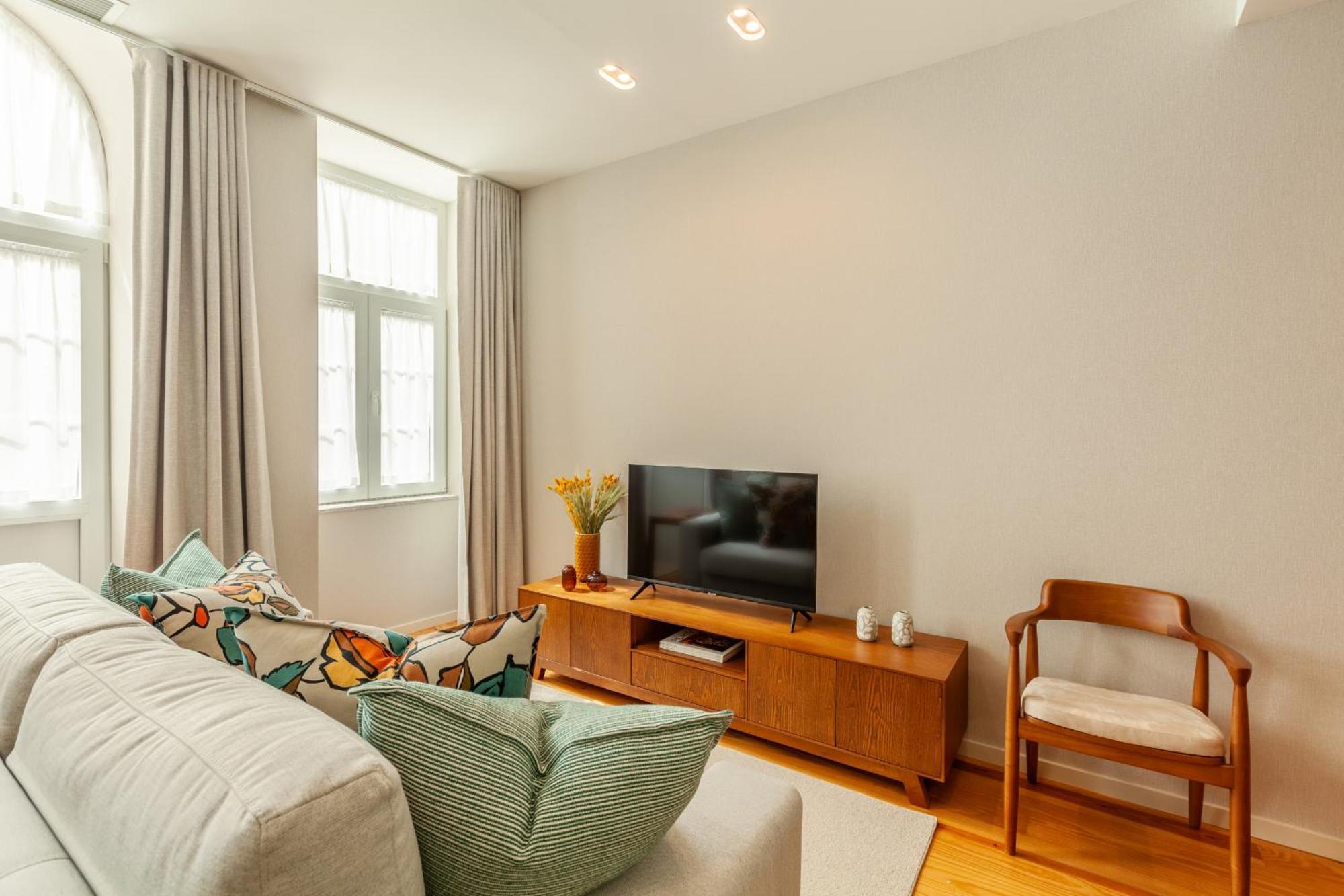 Apartment Savvy *