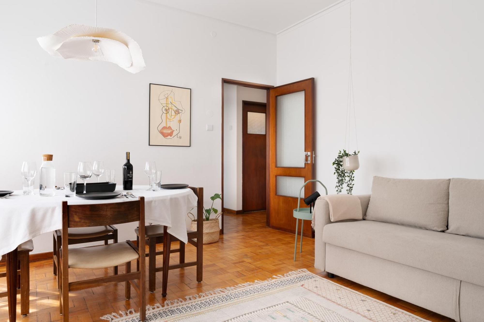 Praça Da República - 2 Bedroom 3rd Floor Flat * Porto