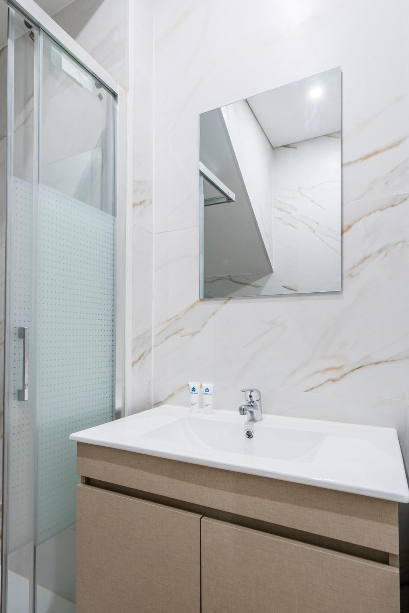 Appartement Host Wise - Urban Escape *