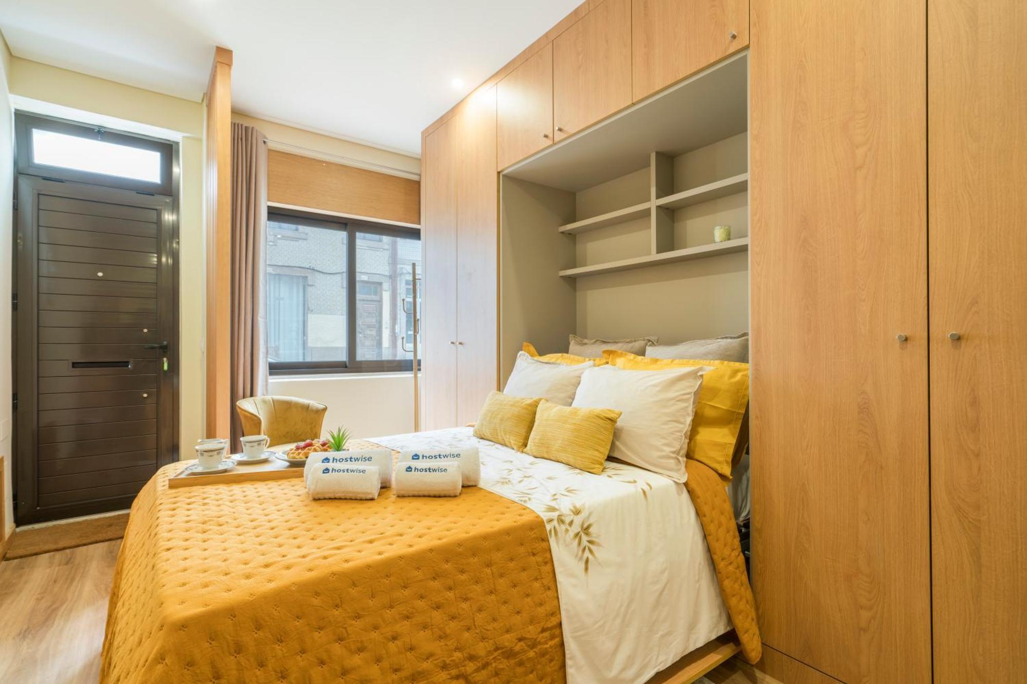 Host Wise - Urban Escape Apartment *