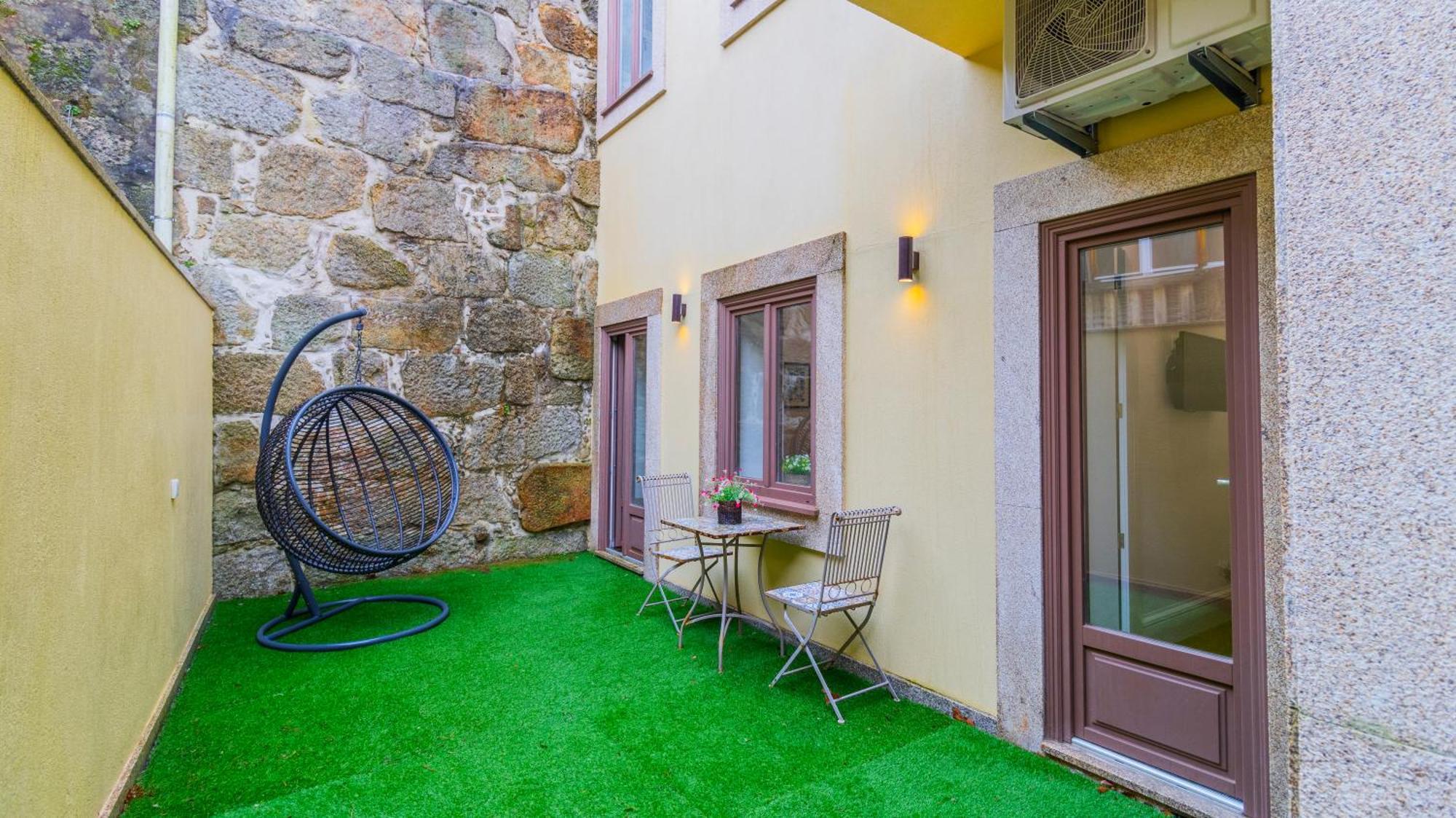 River Flat W/ Patio By Lovelystay Apartment Porto