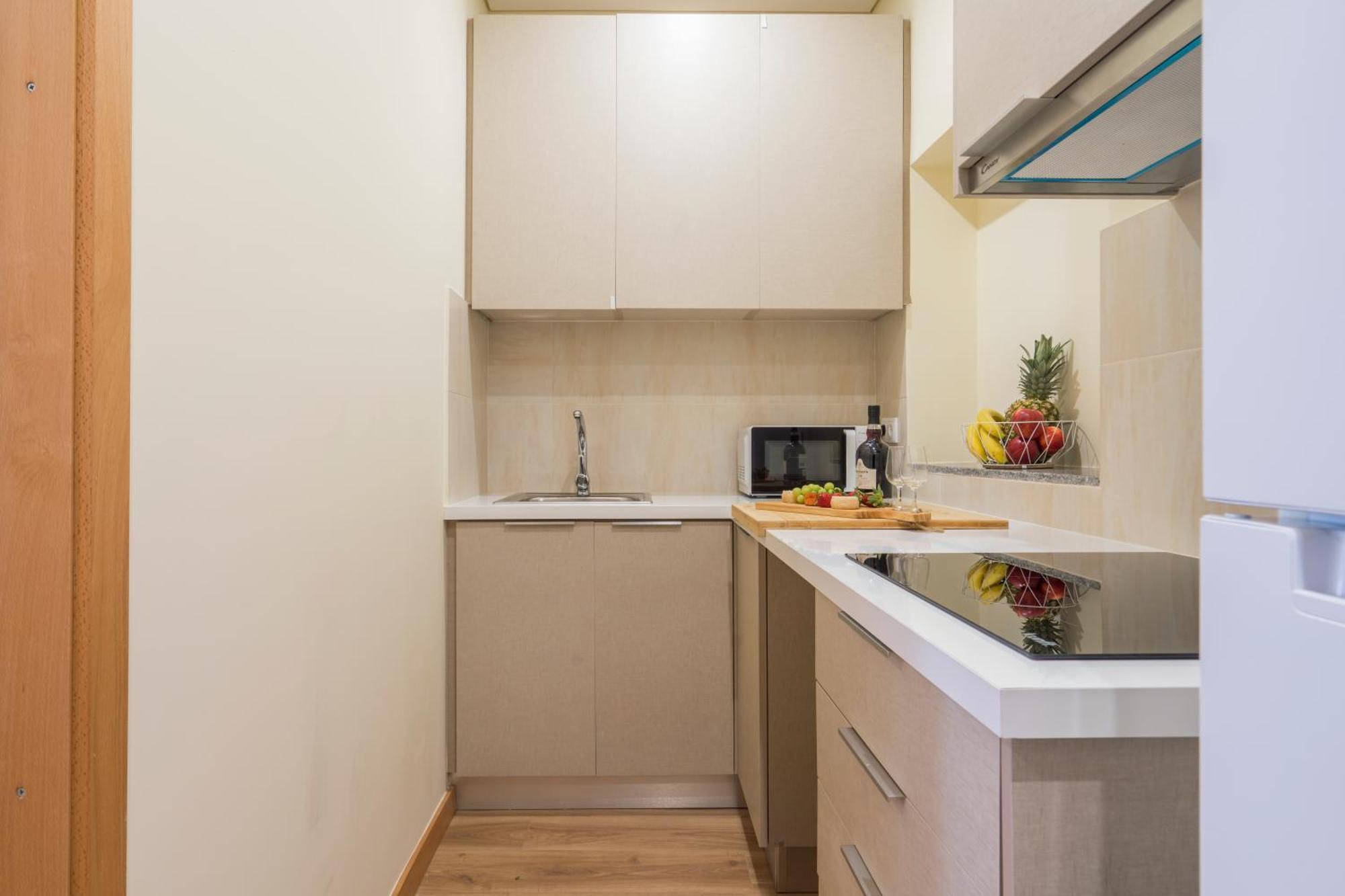 Host Wise - Urban Escape Apartment