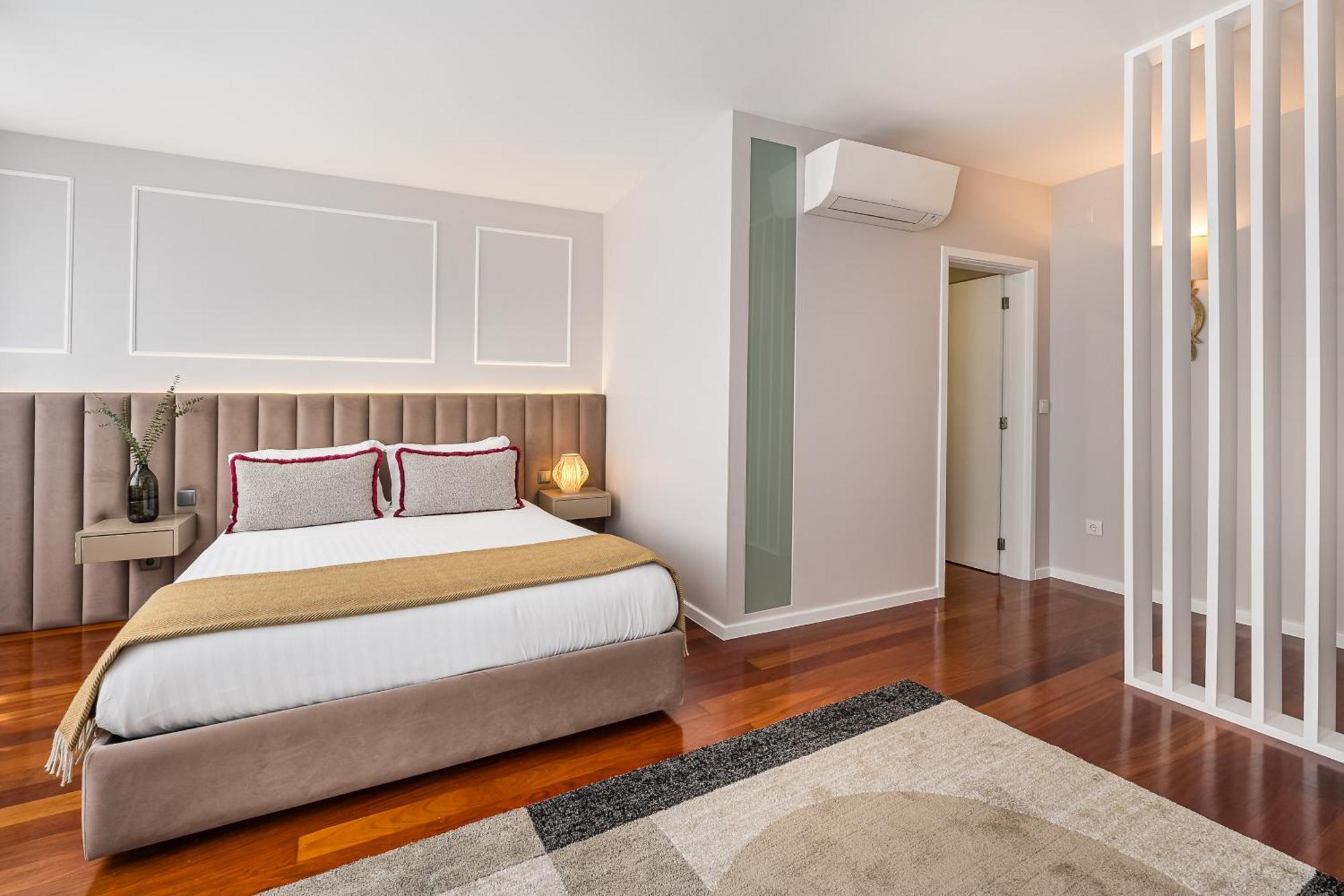 Victoria Project - - Private Parking