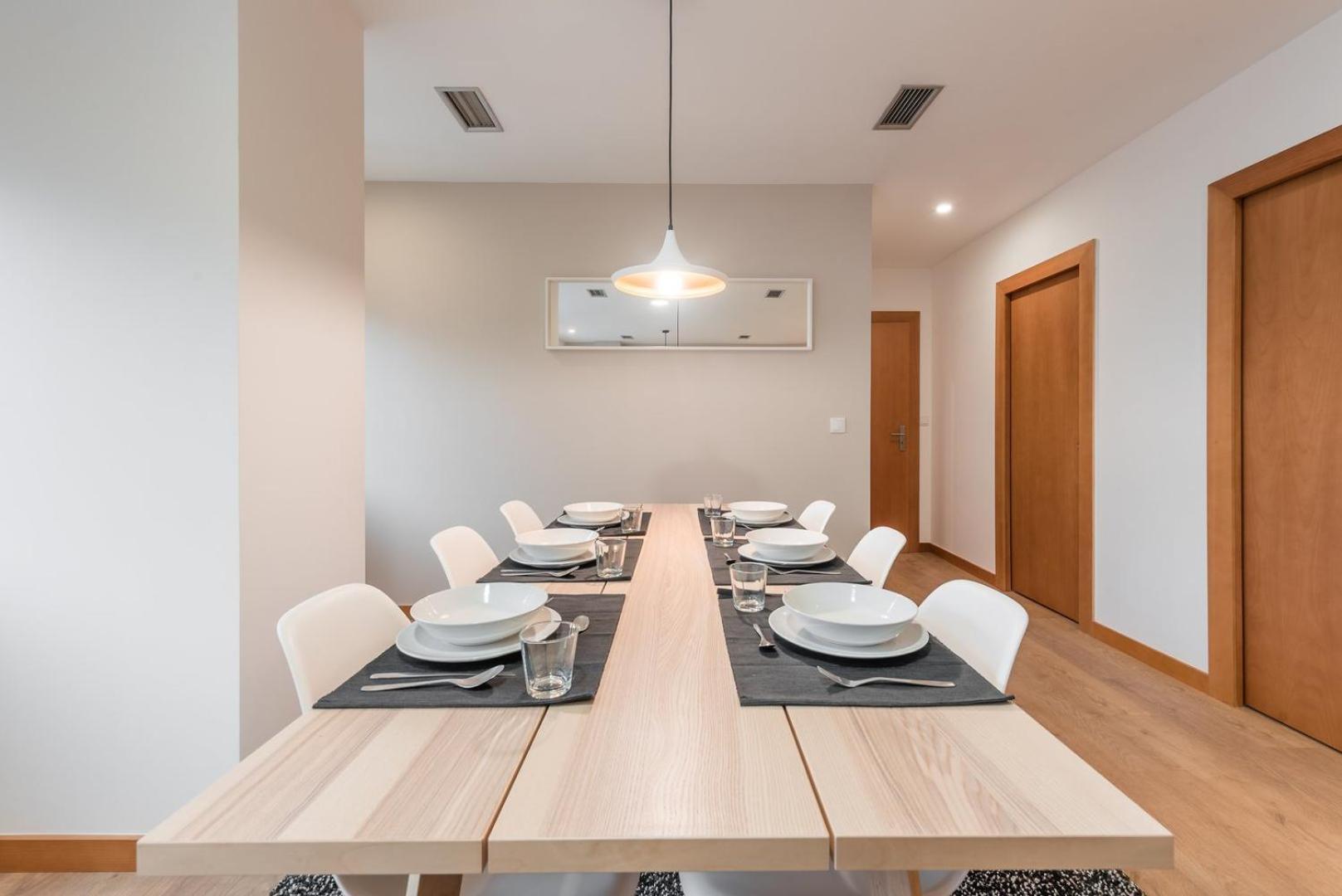 Guestready - Chic Cityscape *
