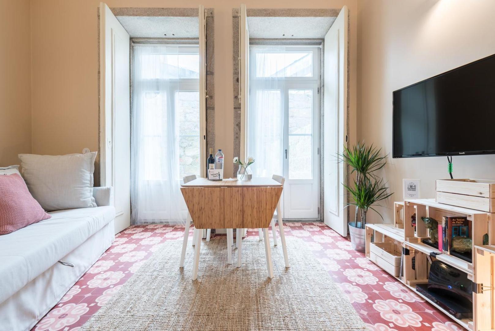 Guestready - Lofted Getaway In Downtown Apartment *