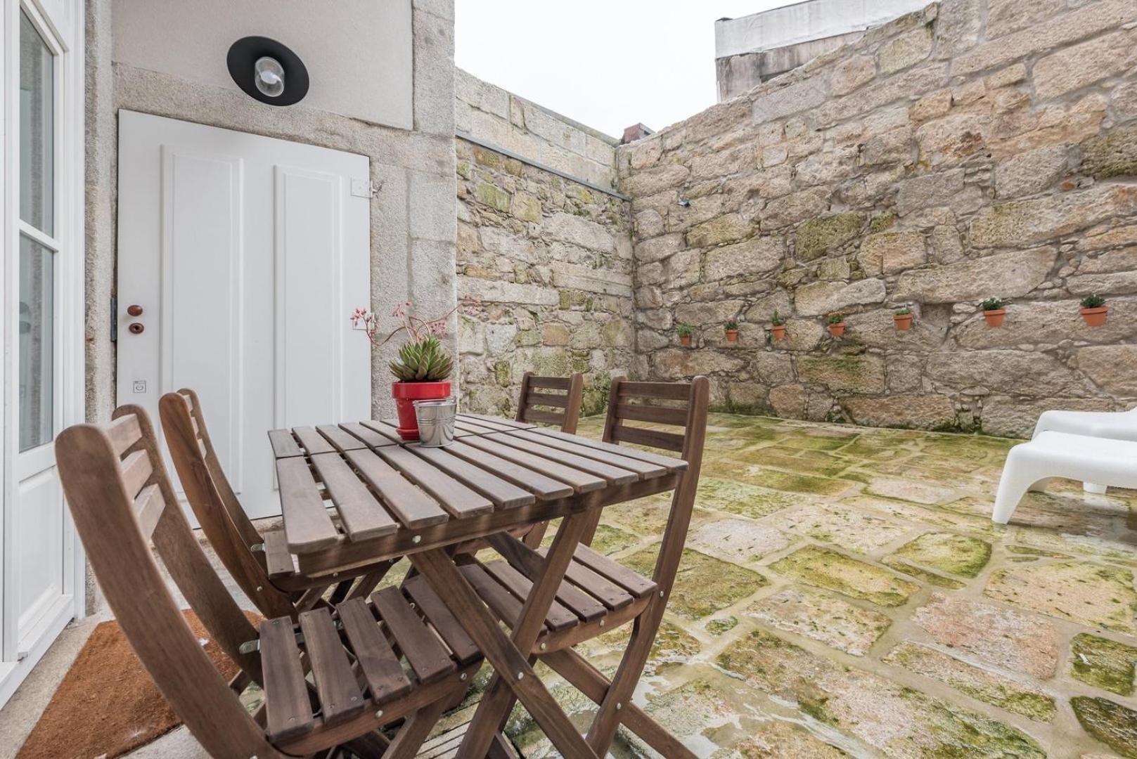 Guestready - Lofted Getaway In Downtown Apartment Porto