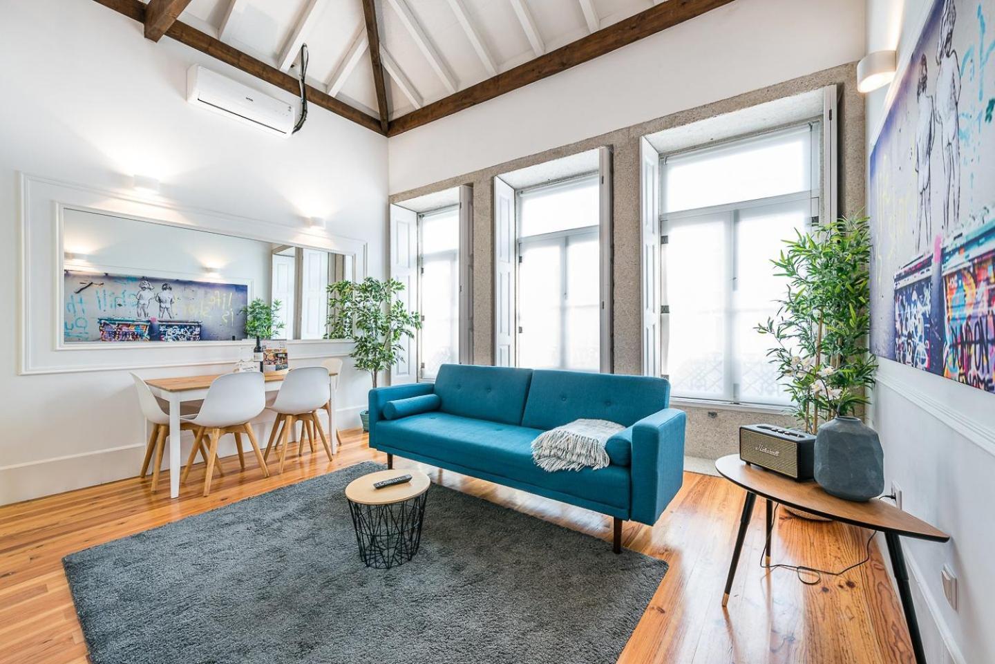 Guestready - High-ceiling Urban Retreat In Guest house *