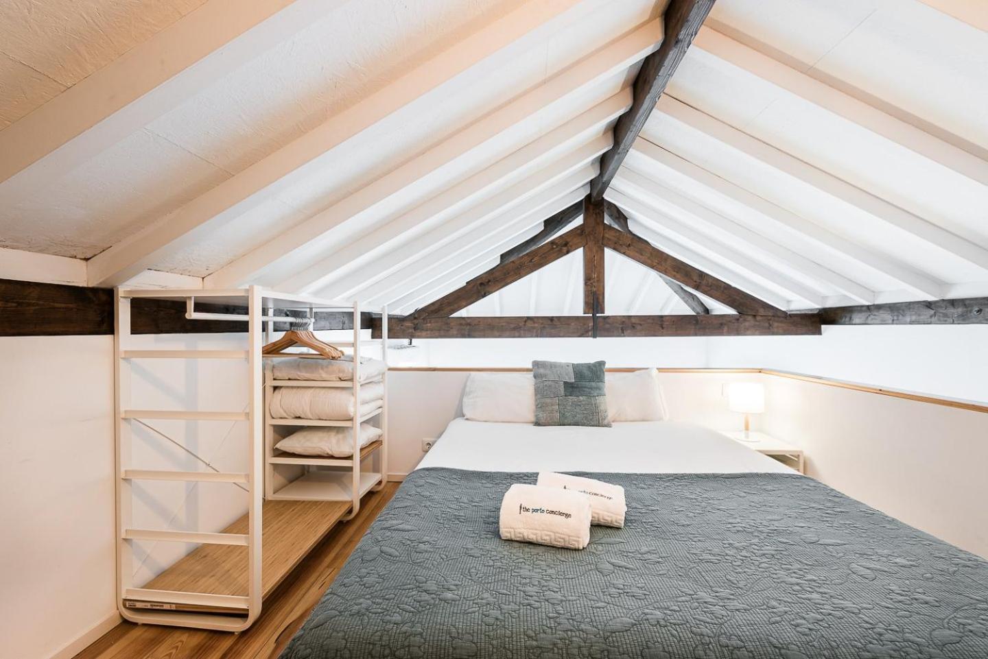 Guest house Guestready - High-ceiling Urban Retreat In Porto